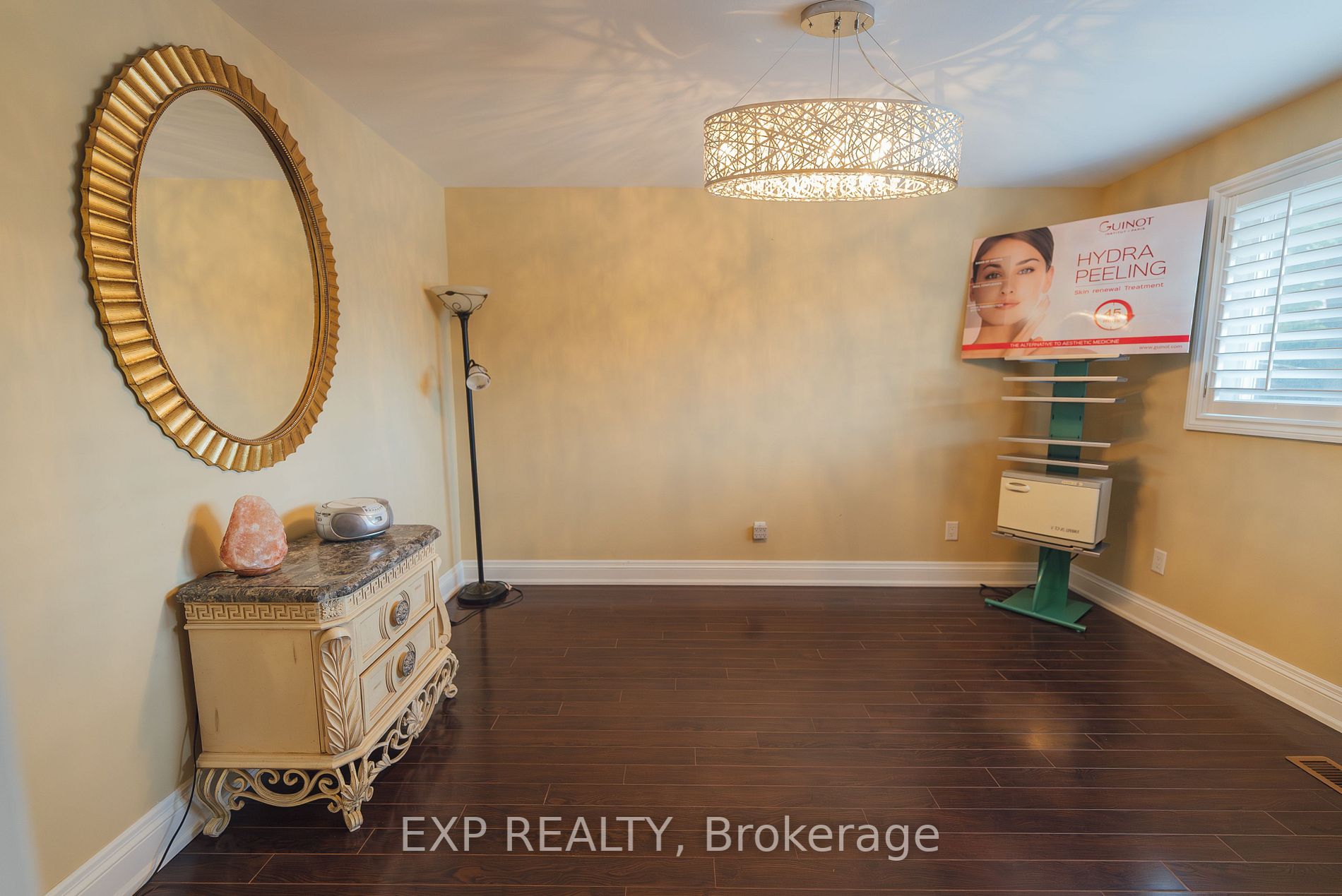 35 Winchester Rd E