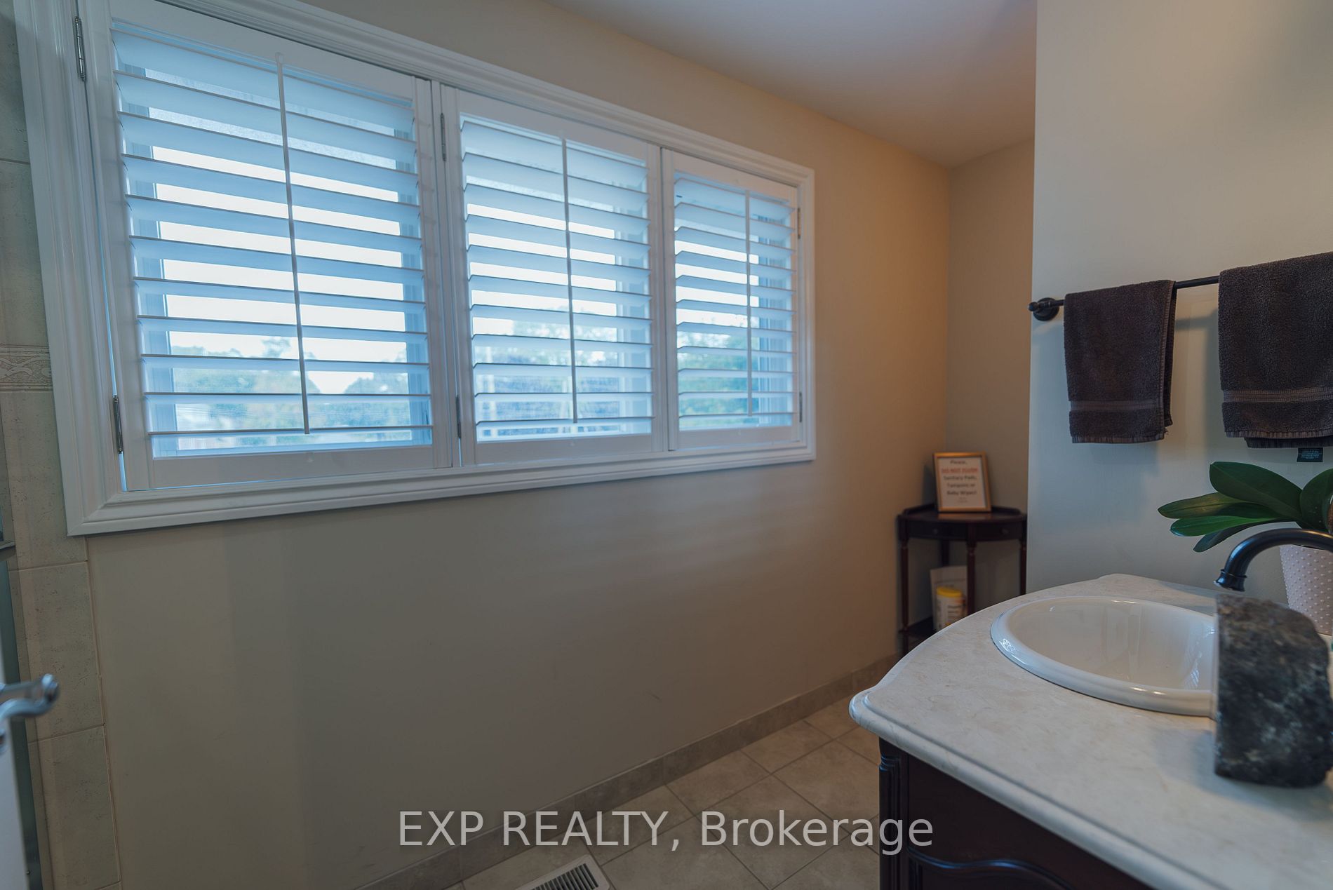 35 Winchester Rd E