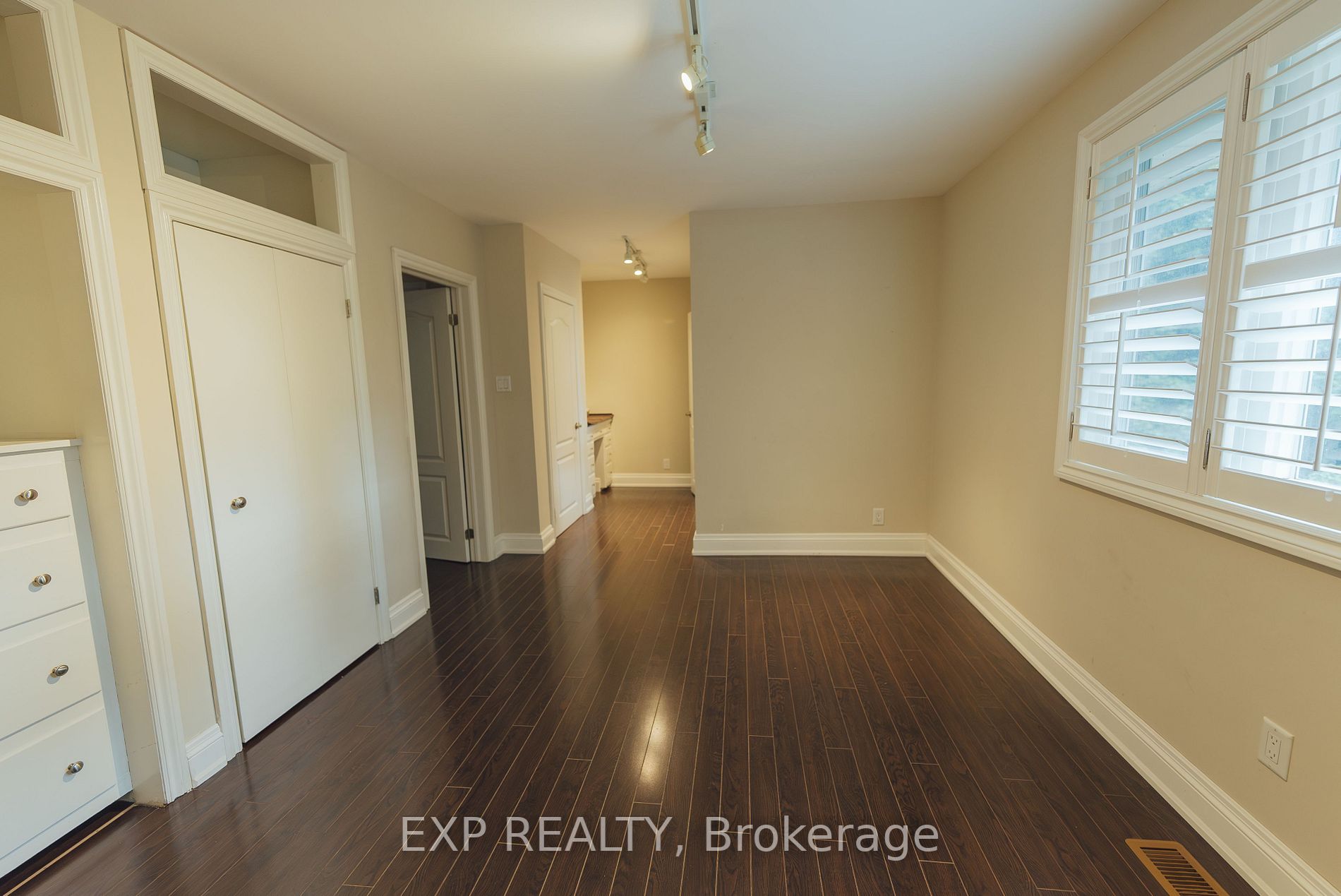 35 Winchester Rd E