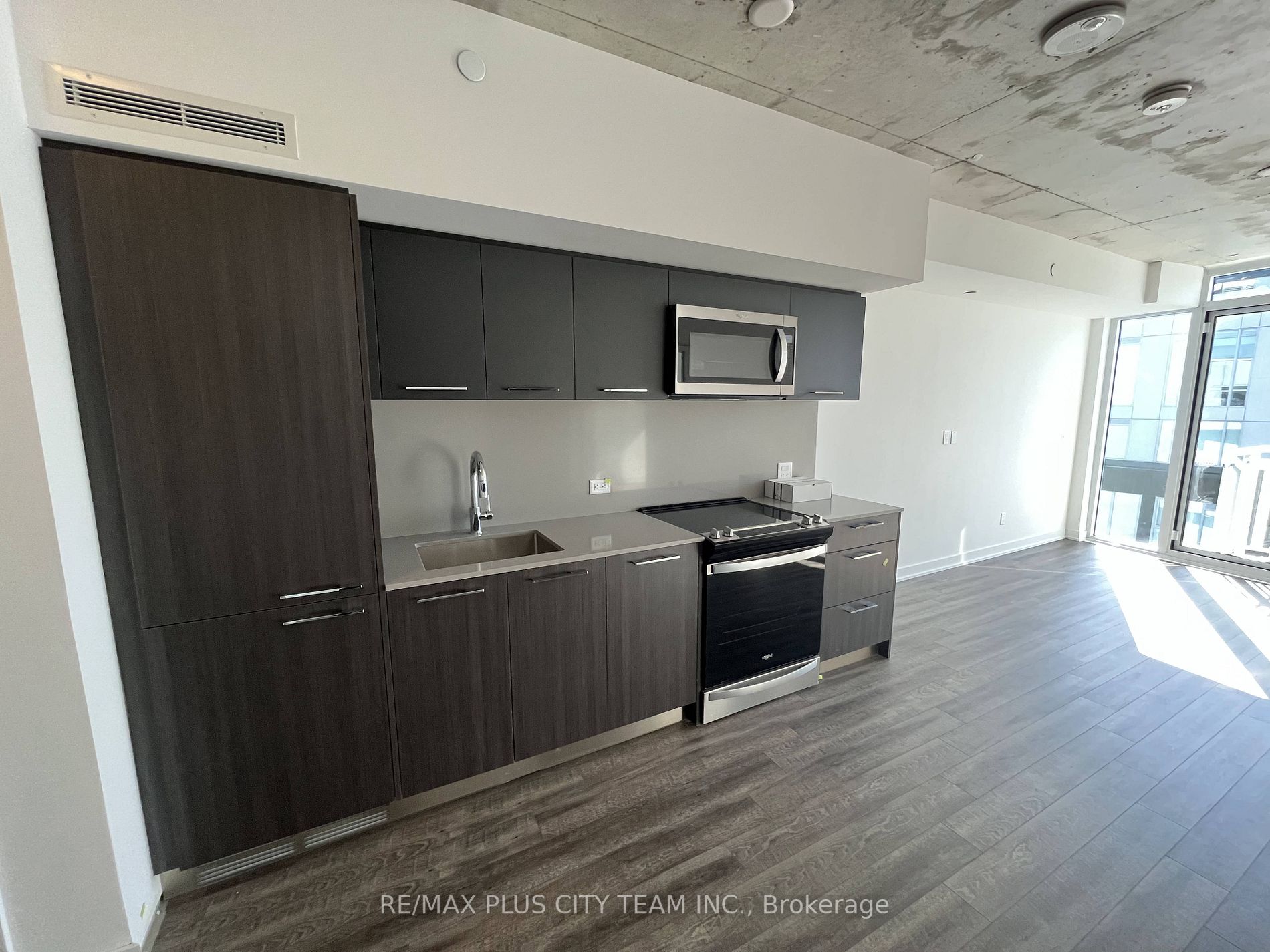 45 Baseball Place, #1402