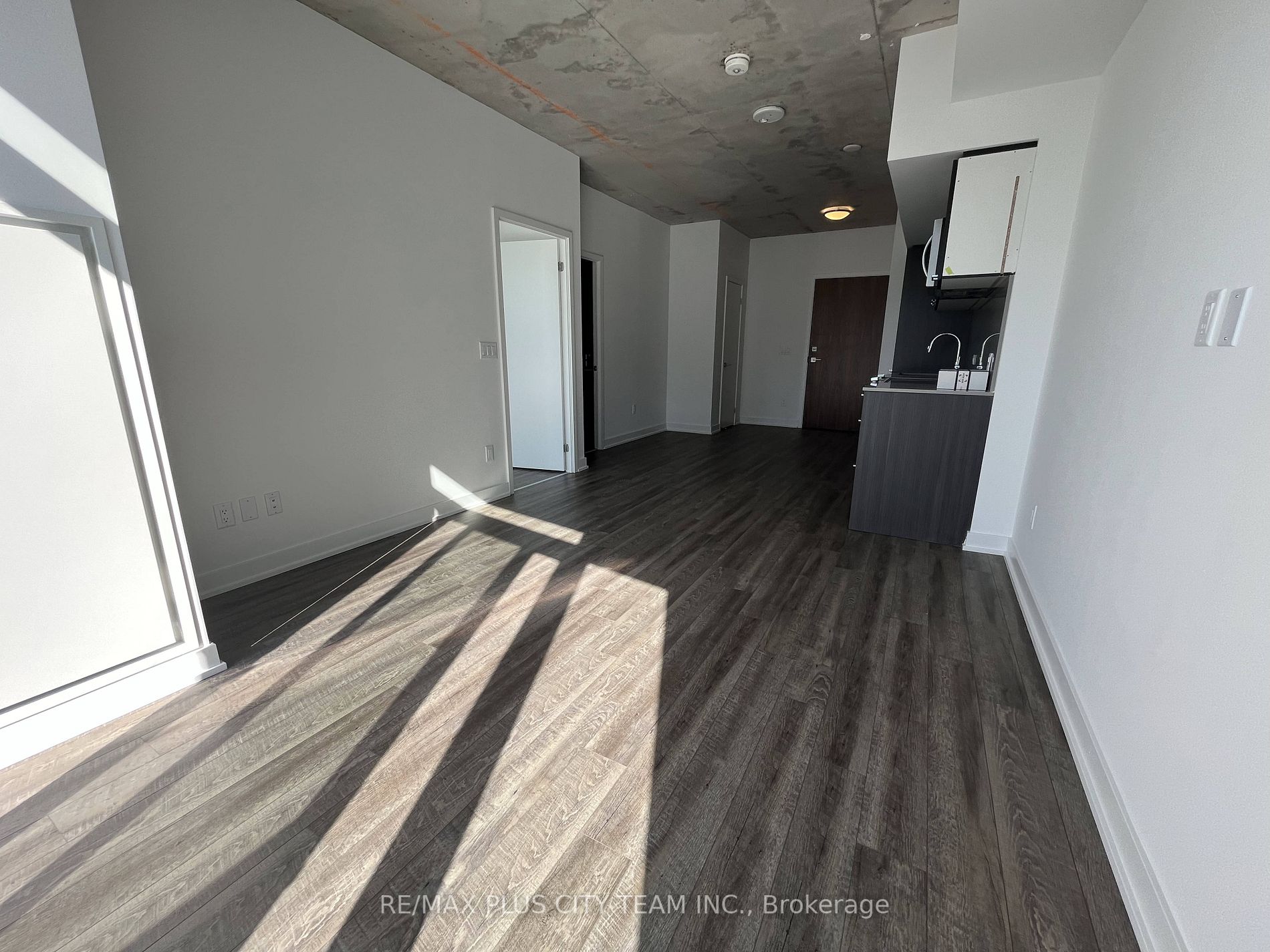 45 Baseball Place, #1402