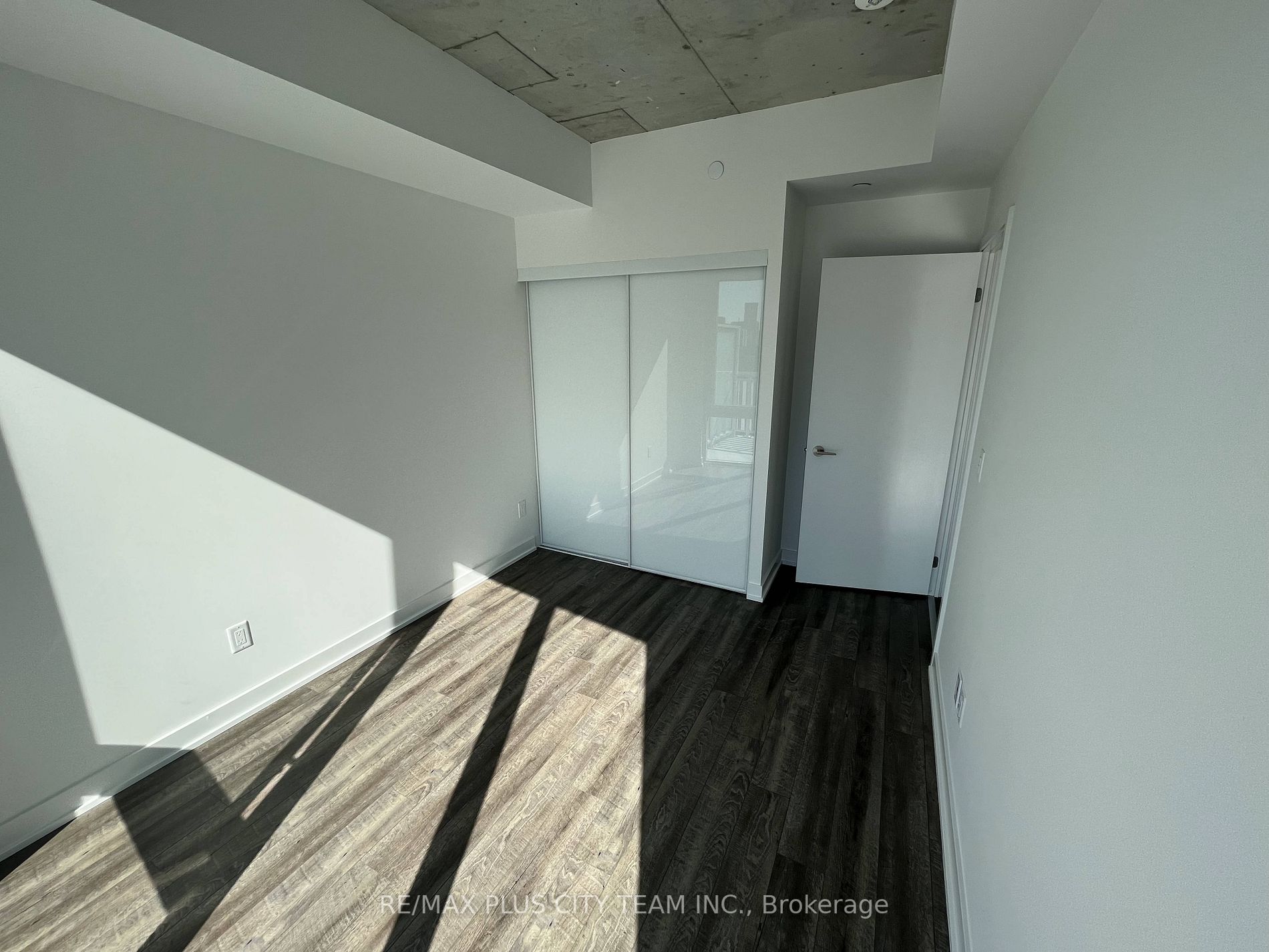 45 Baseball Place, #1402