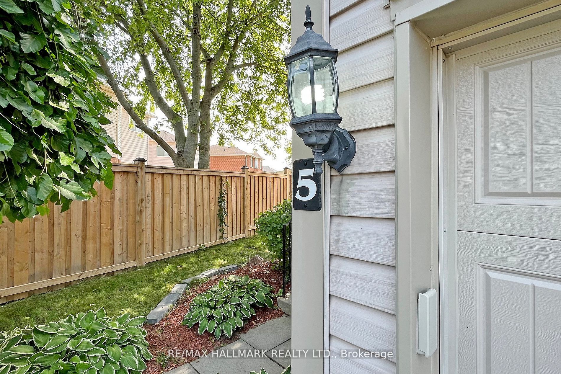 5 Shady Lane Cres