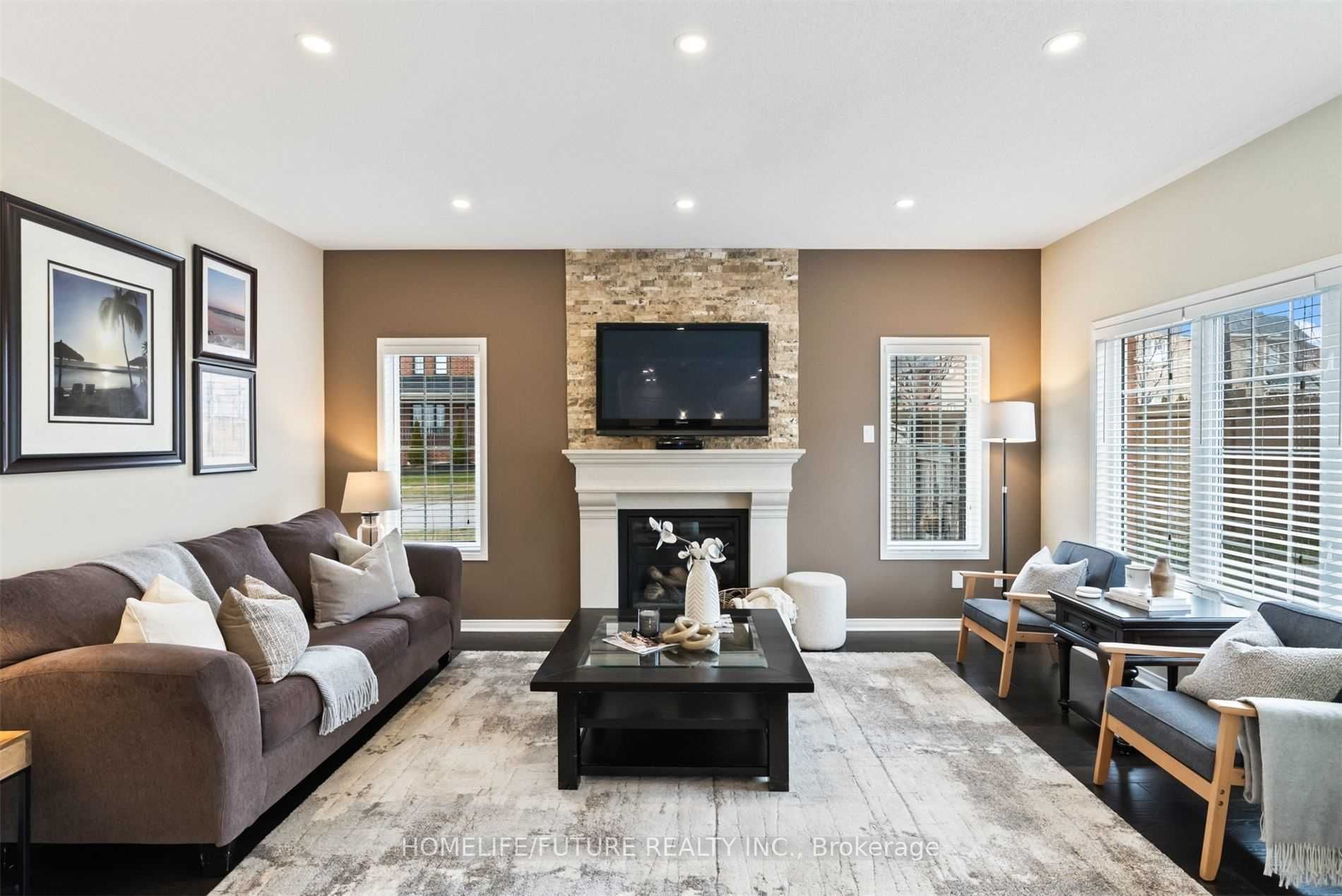 1381 Clearbrook Dr