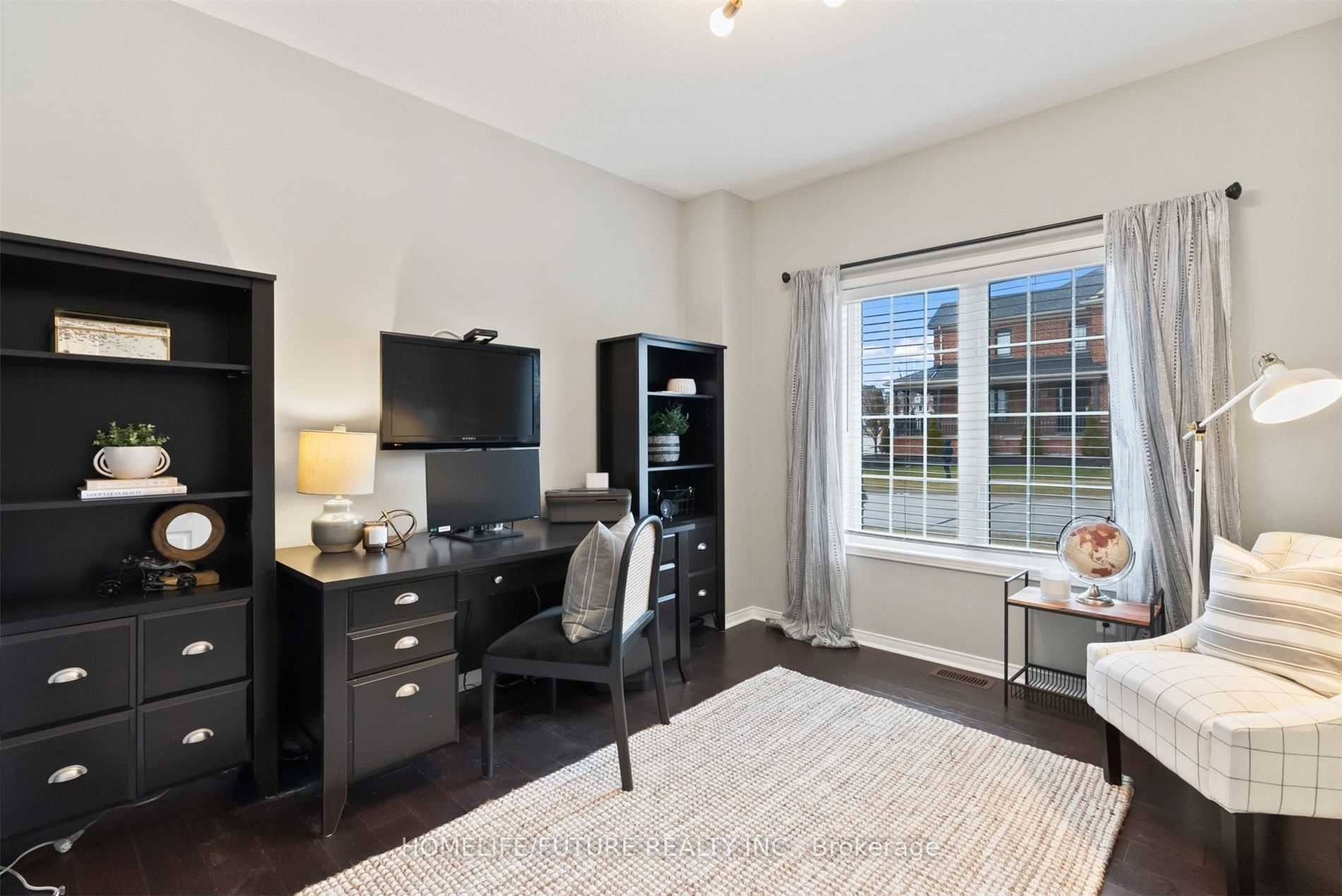 1381 Clearbrook Dr
