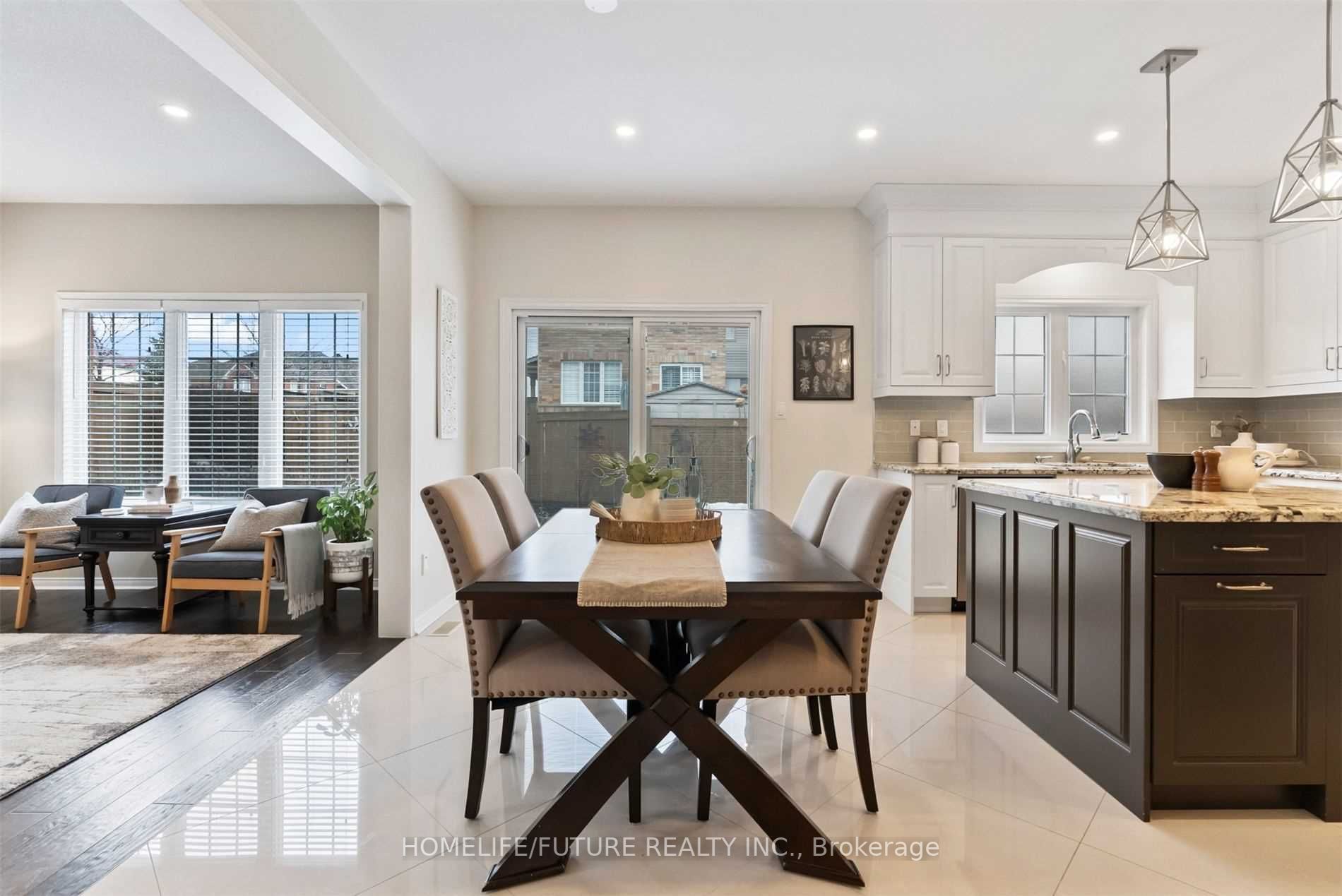 1381 Clearbrook Dr
