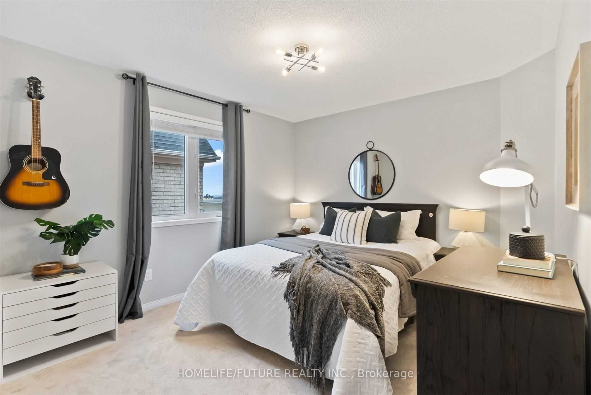1381 Clearbrook Dr