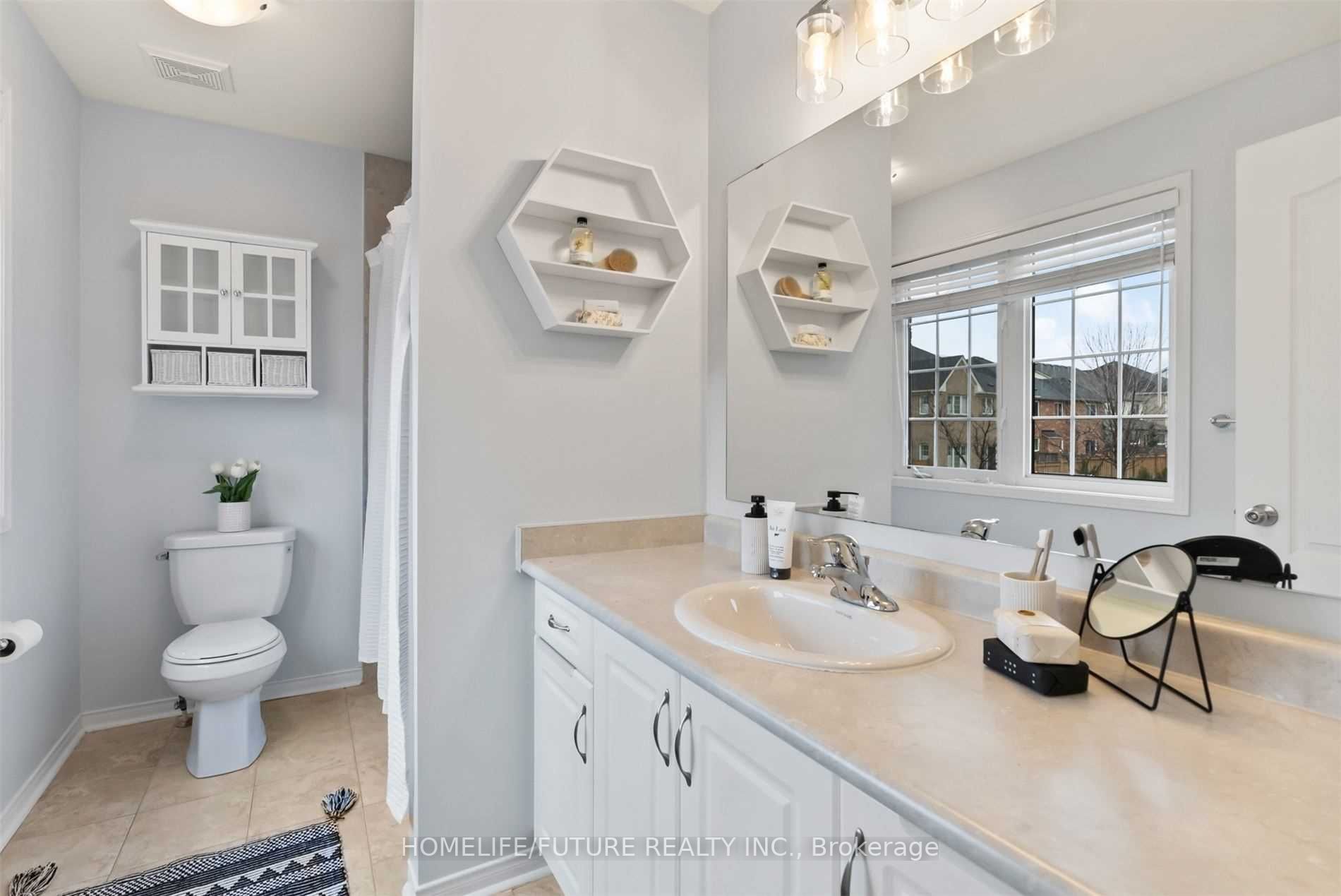 1381 Clearbrook Dr