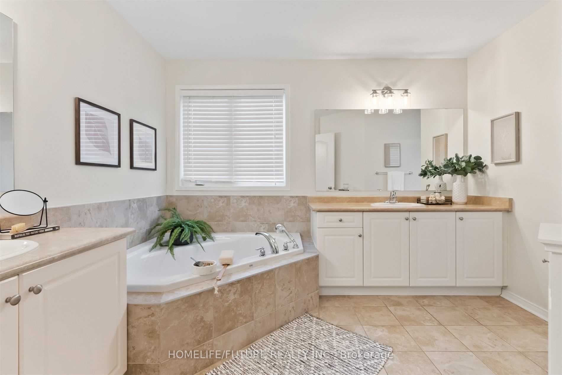1381 Clearbrook Dr