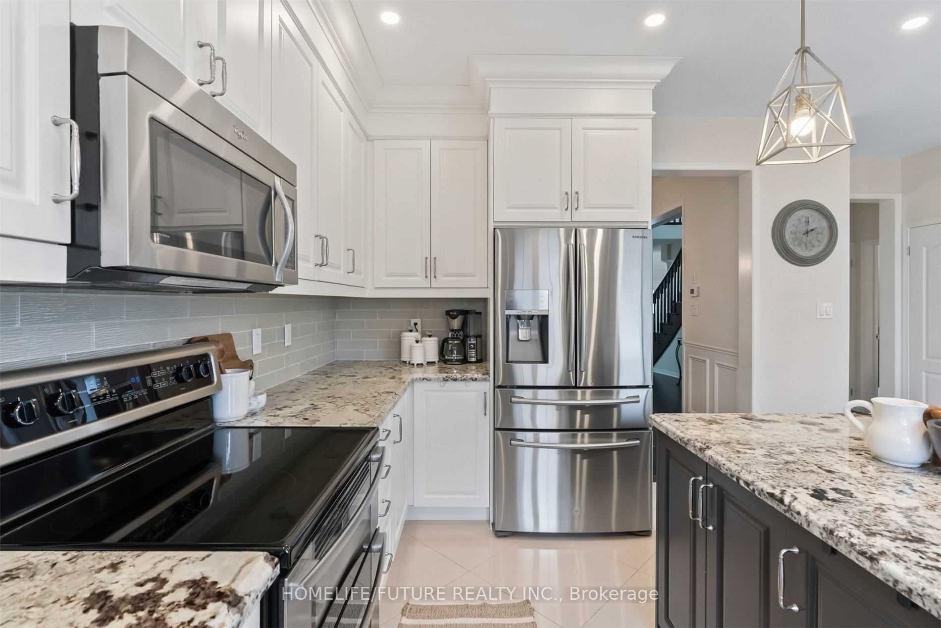 1381 Clearbrook Dr