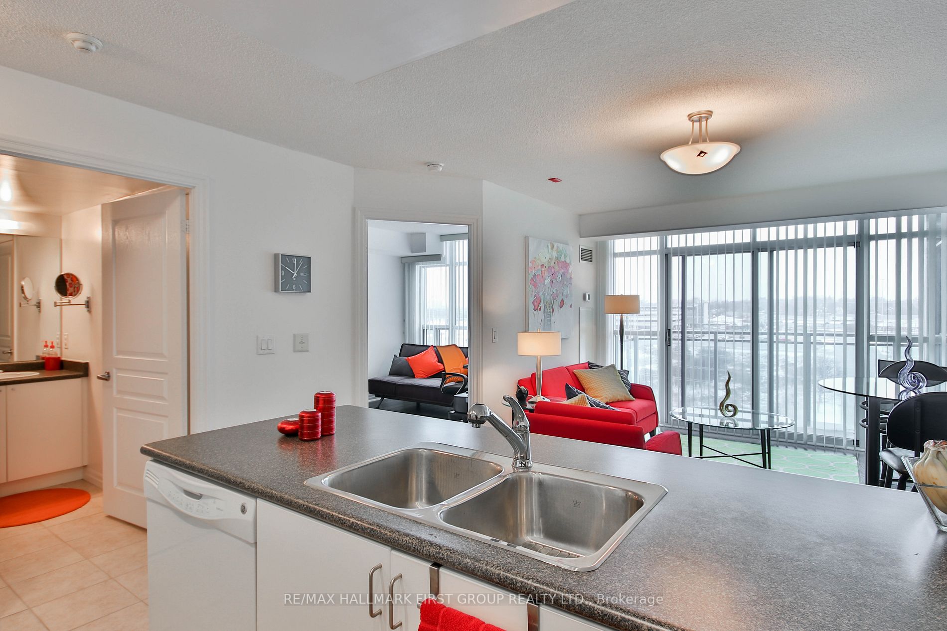 1600 Charles St, #707