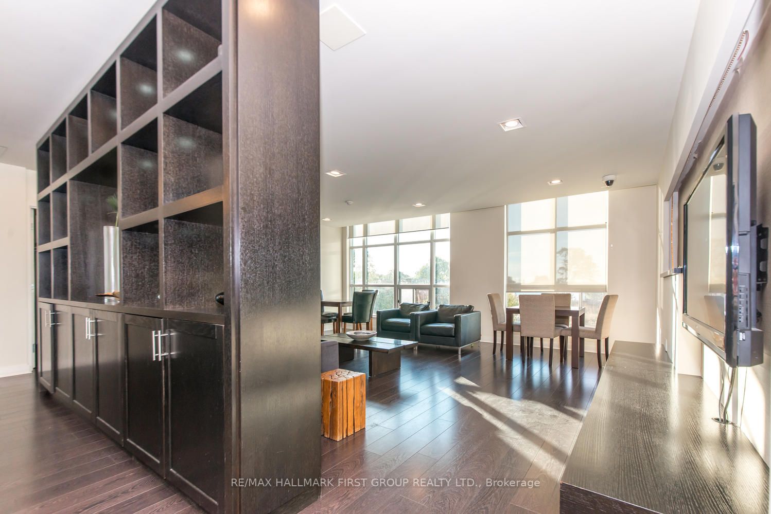 1600 Charles St, #707