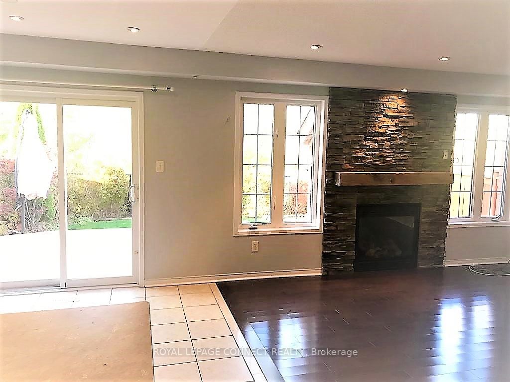 10 Atherton Ave