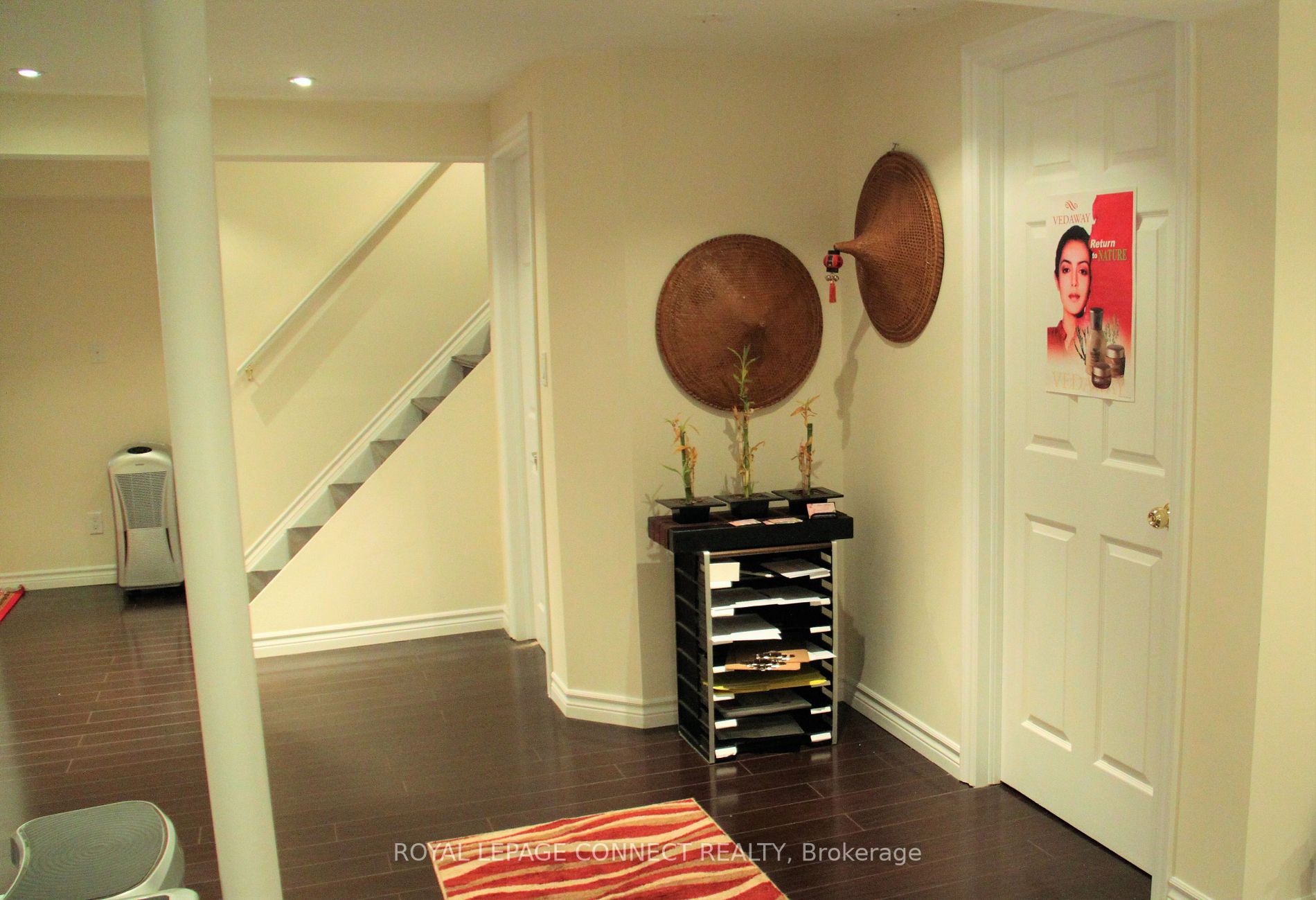 10 Atherton Ave