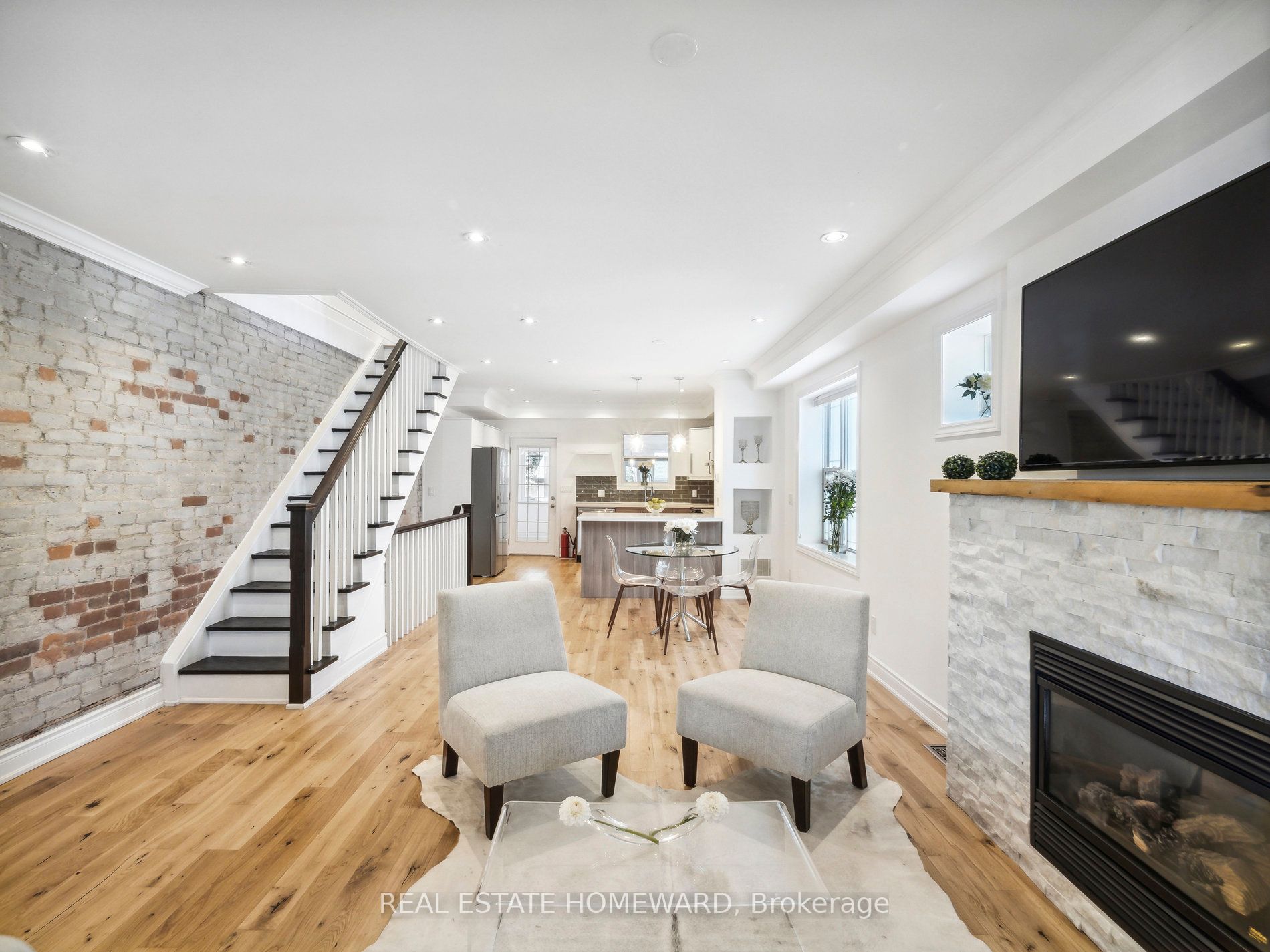 102 Rushbrooke Ave