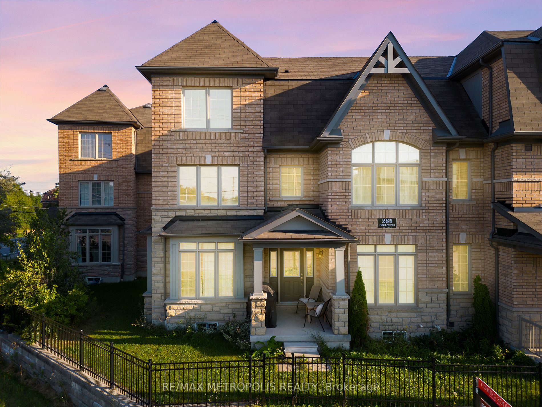 285 Finch Ave, #19
