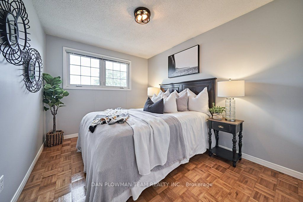 46 Canadian Oaks Dr