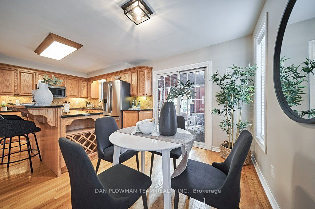 46 Canadian Oaks Dr