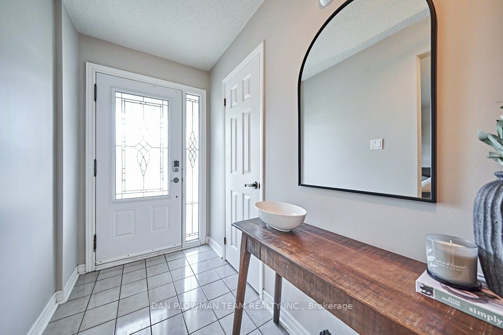 46 Canadian Oaks Dr