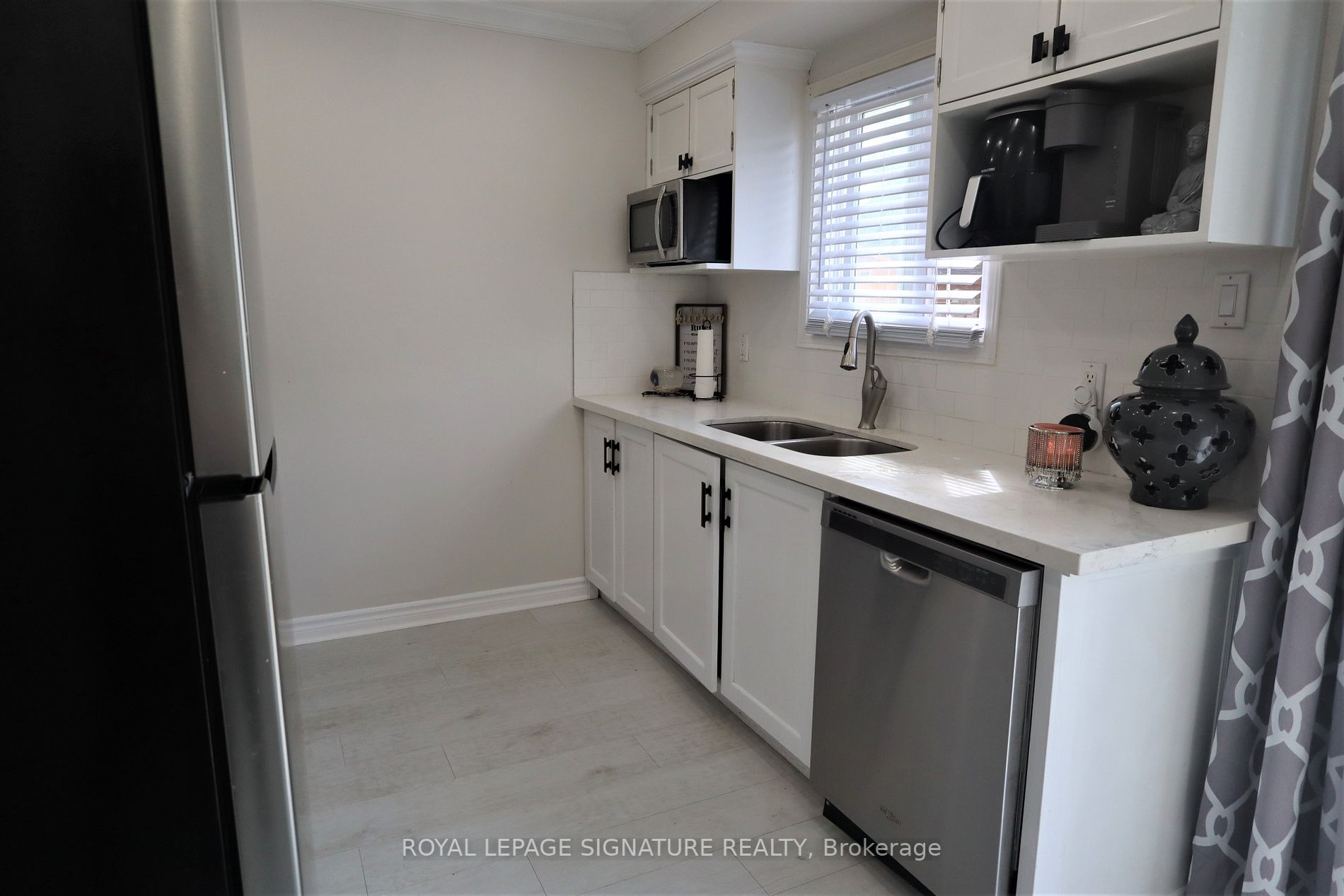 1436 Outlet Drive