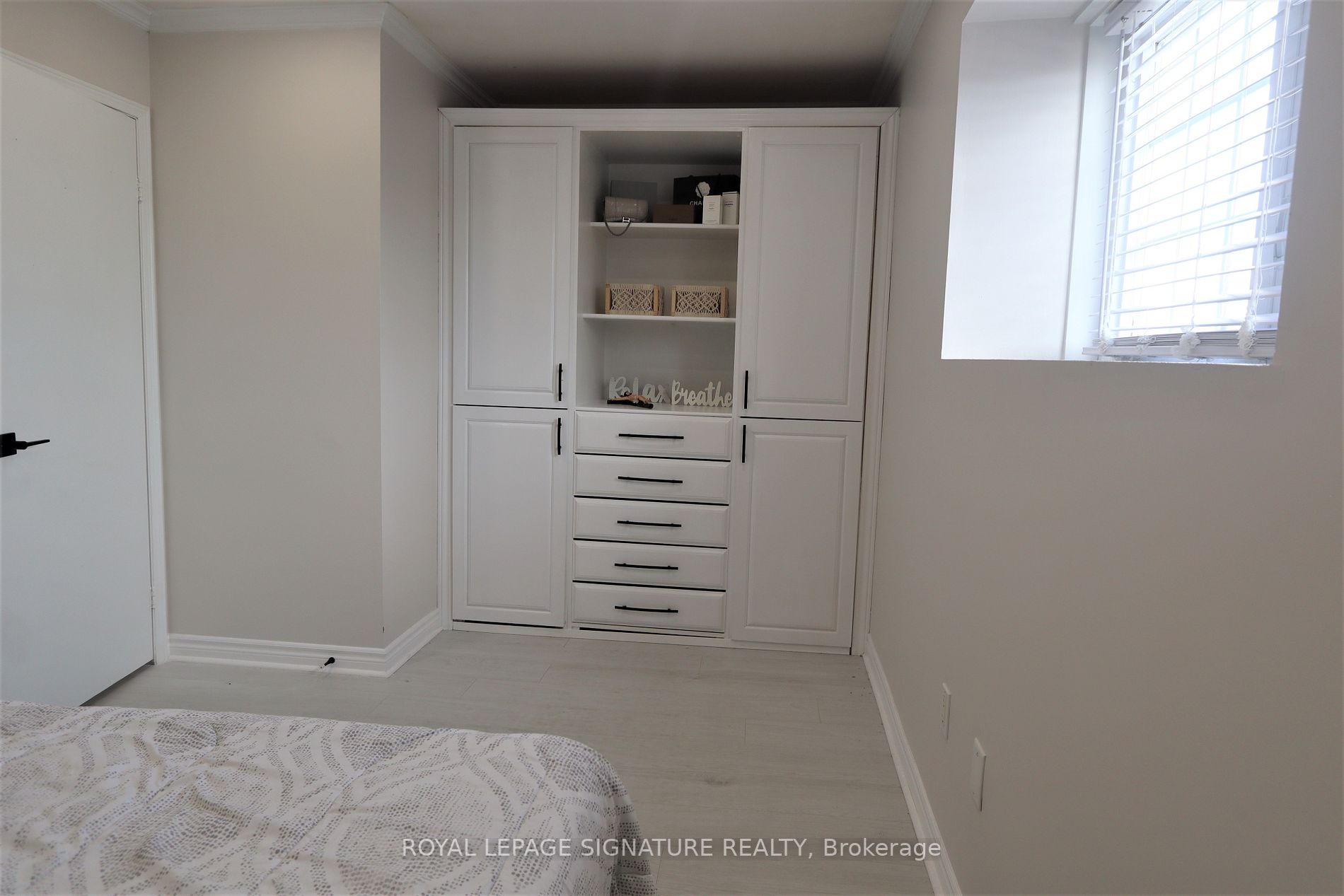 1436 Outlet Drive