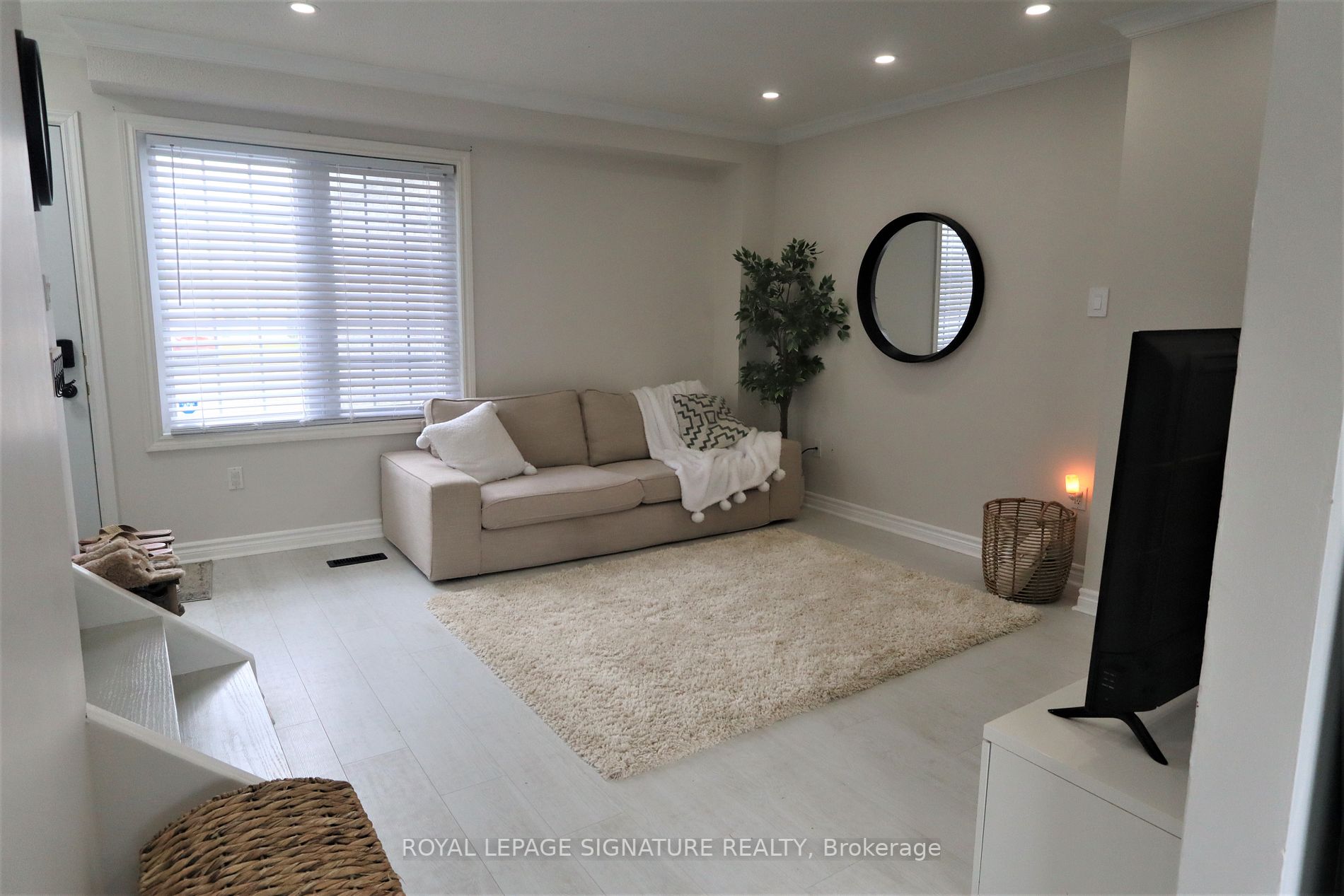 1436 Outlet Drive