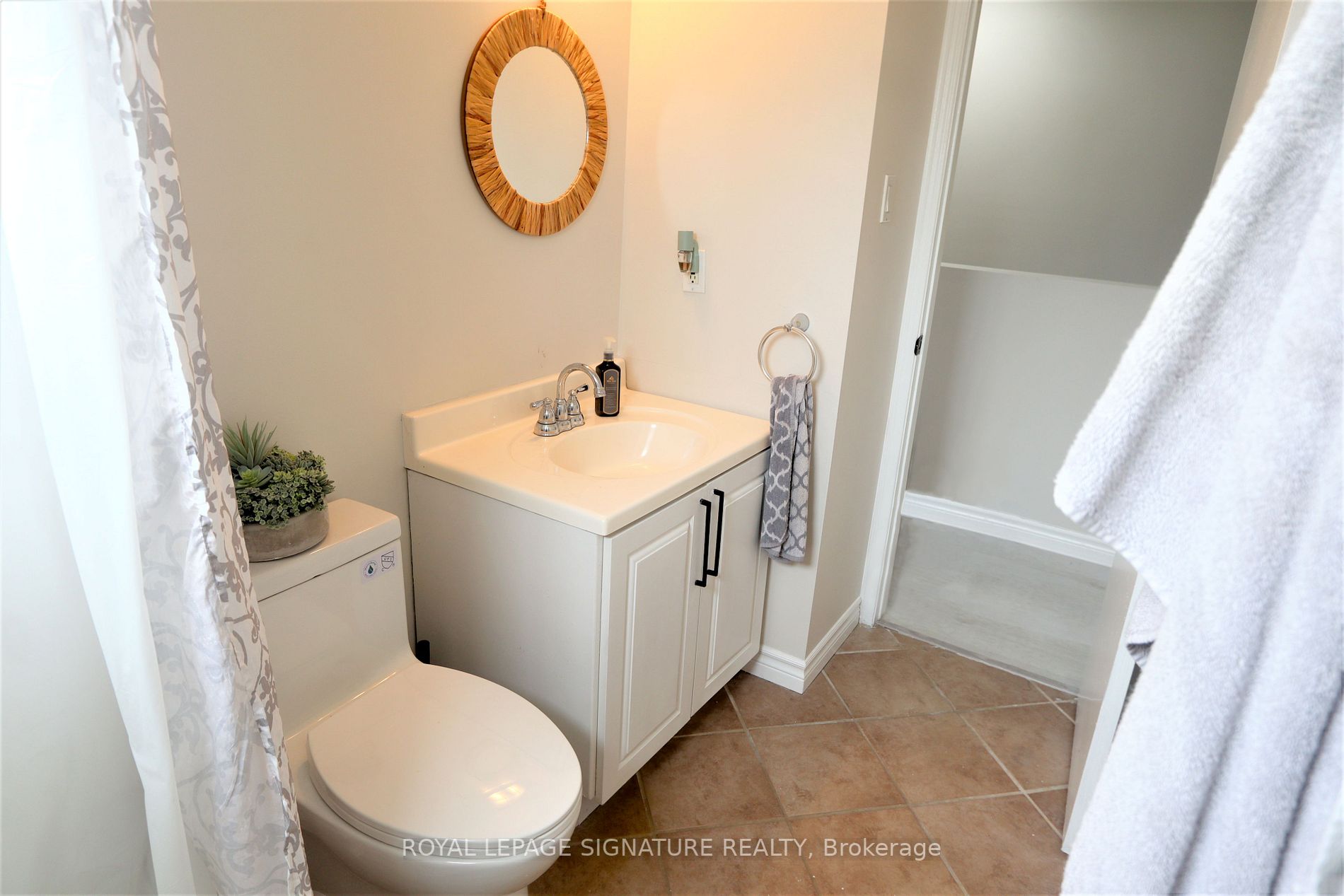 1436 Outlet Drive