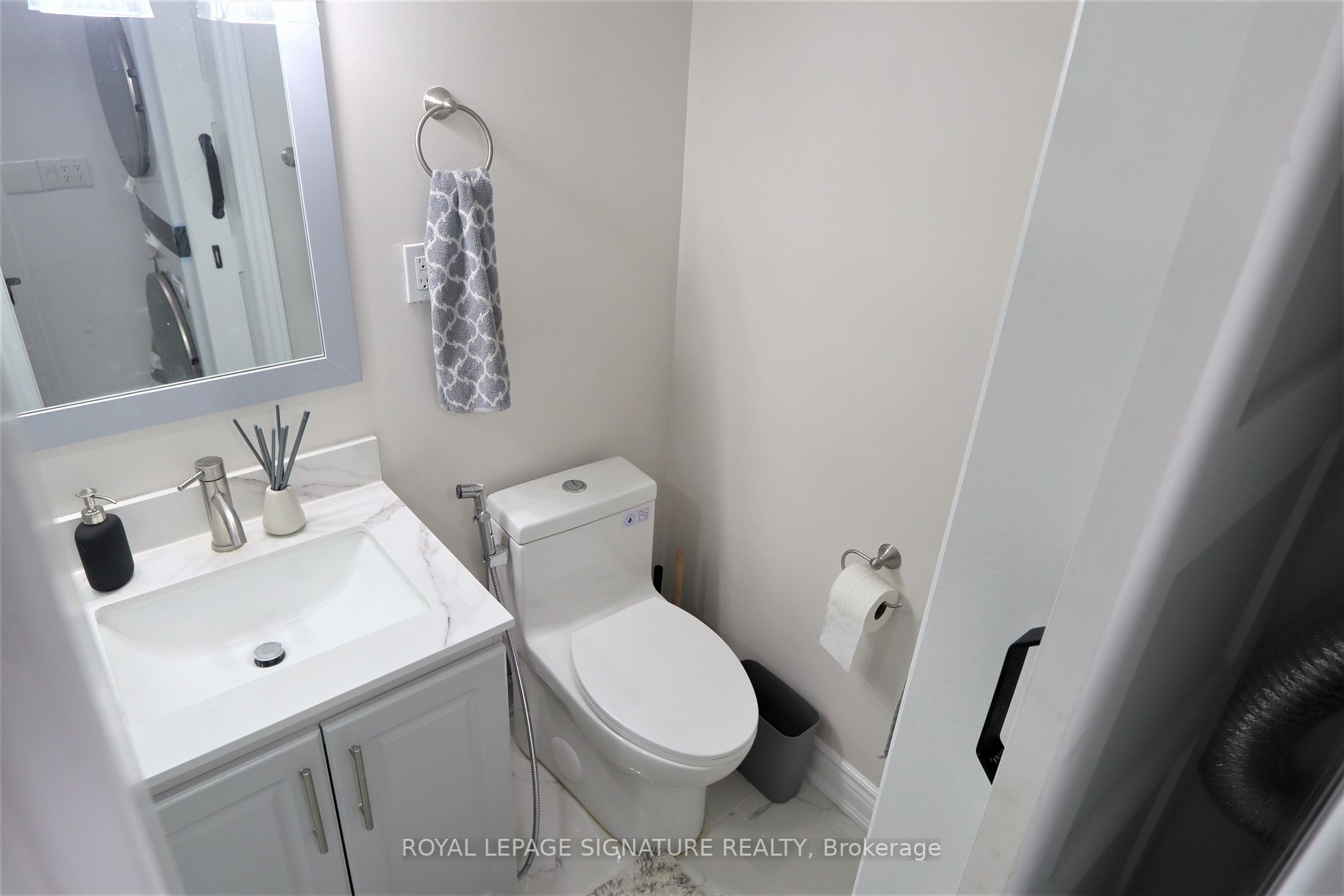 1436 Outlet Drive