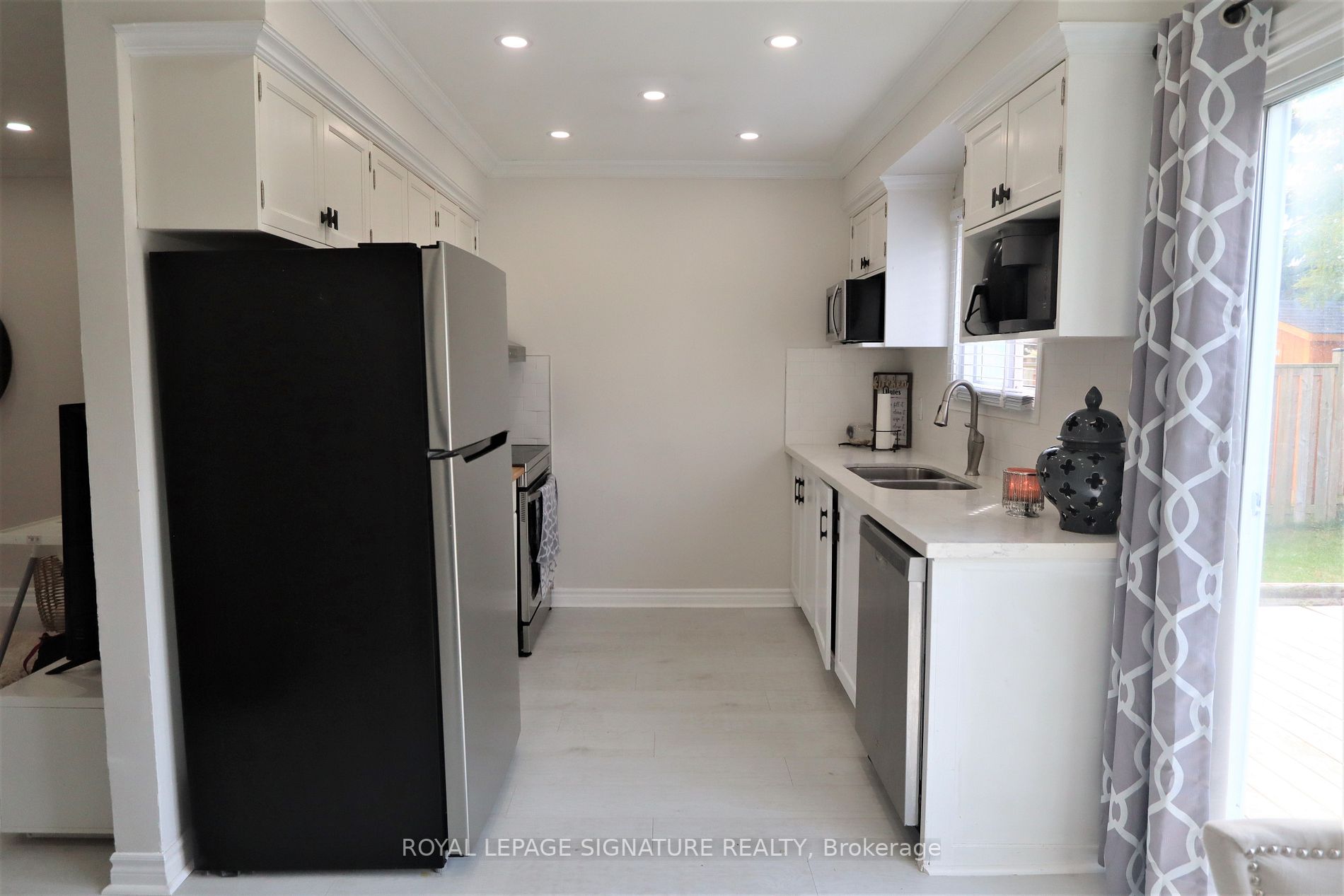 1436 Outlet Drive