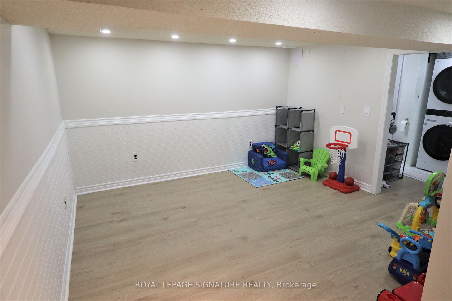1436 Outlet Drive
