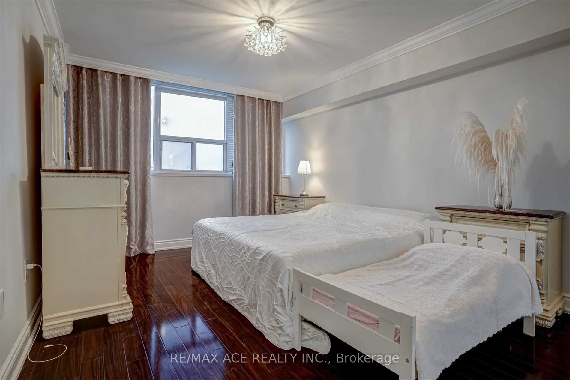25 Silver Springs Blvd, #1211