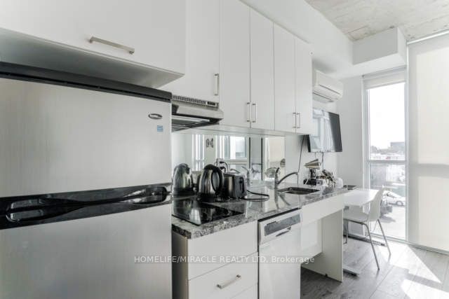1900 Simcoe St N, #243