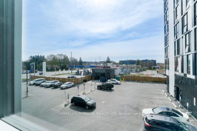 1900 Simcoe St N, #243