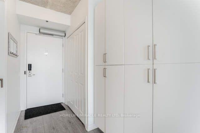 1900 Simcoe St N, #243