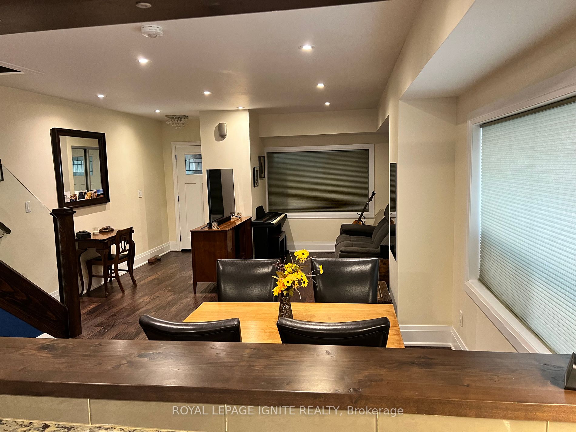 3 Mortimer Ave, #Upper