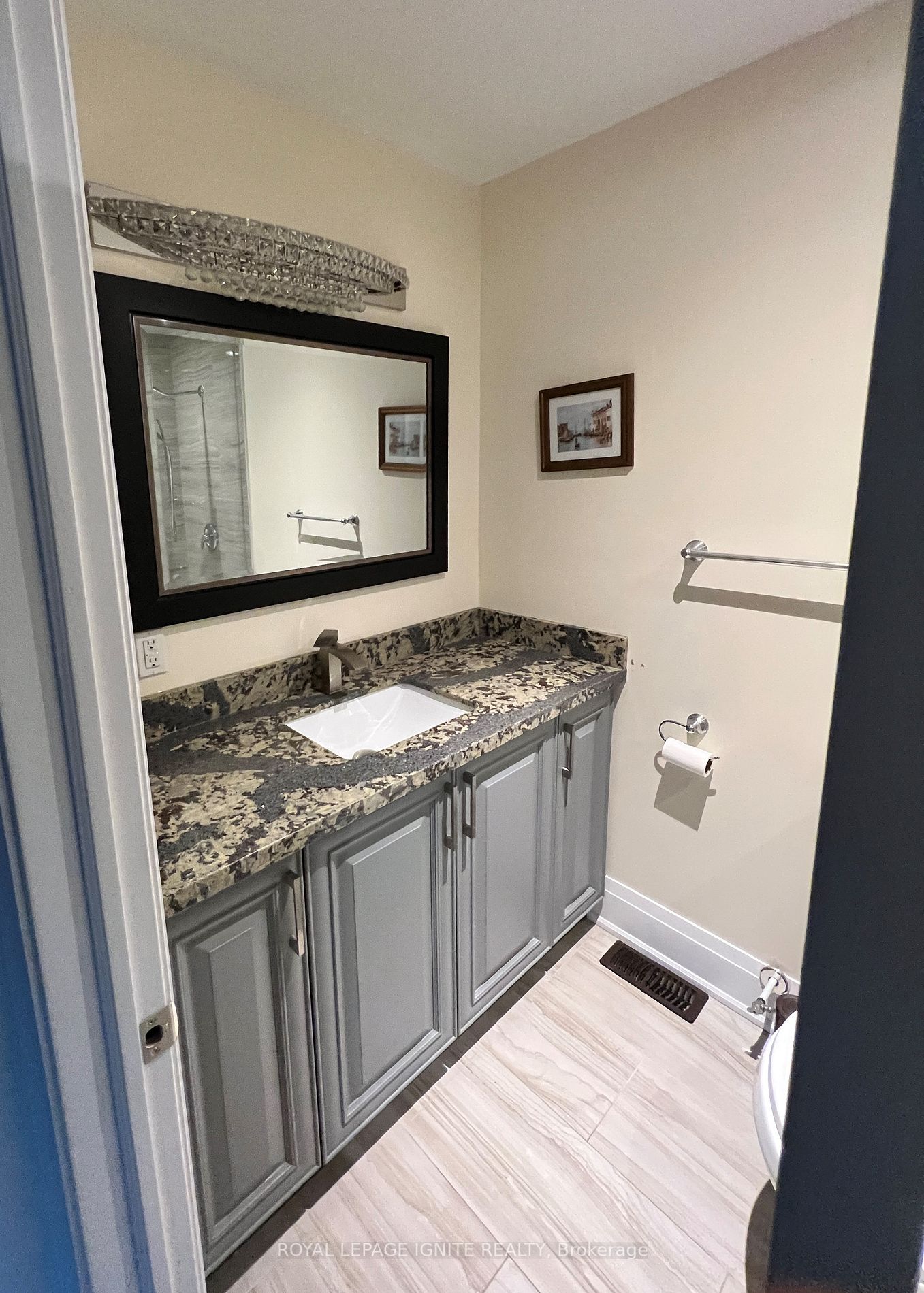3 Mortimer Ave, #Upper