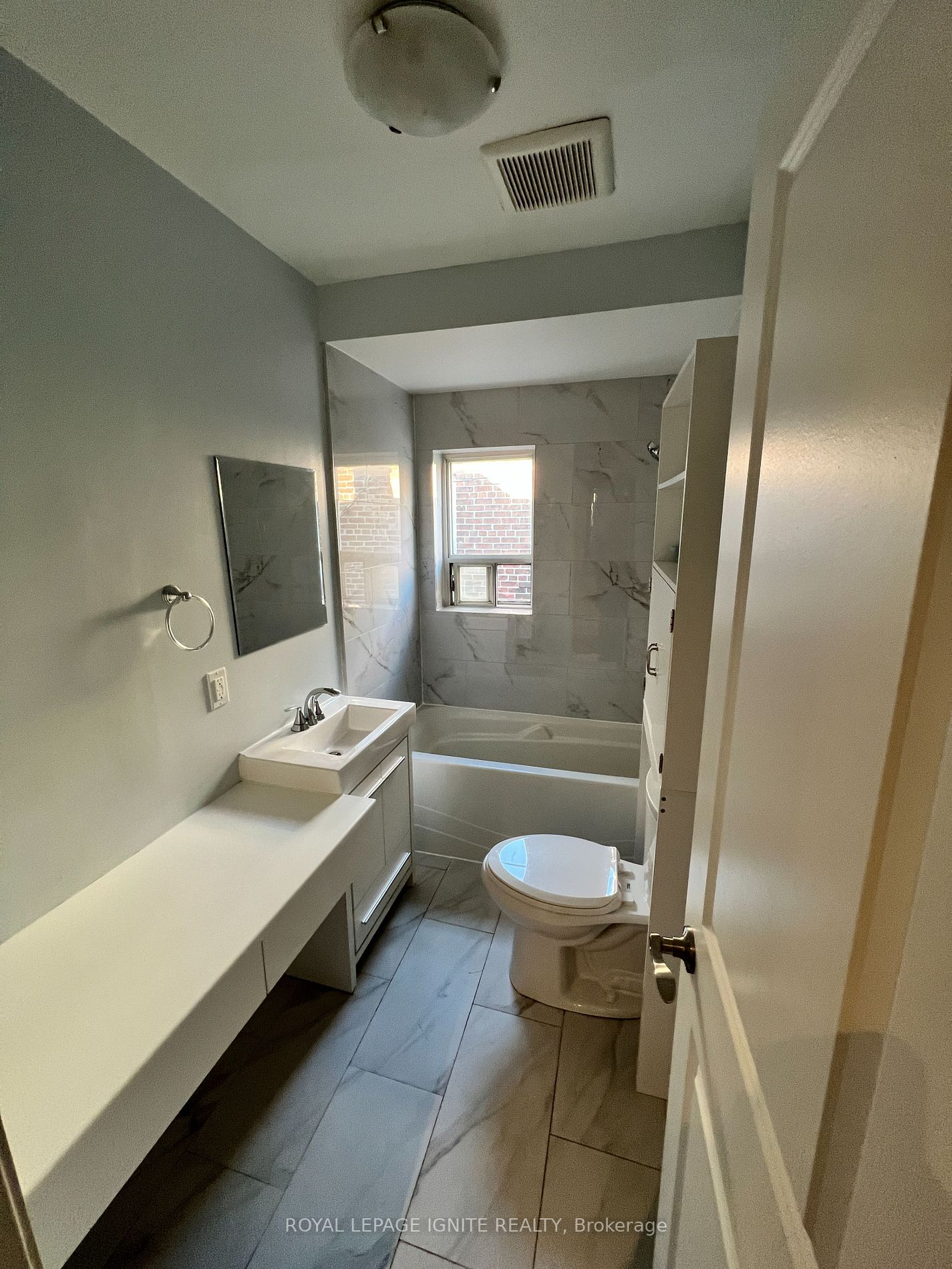3 Mortimer Ave, #Upper