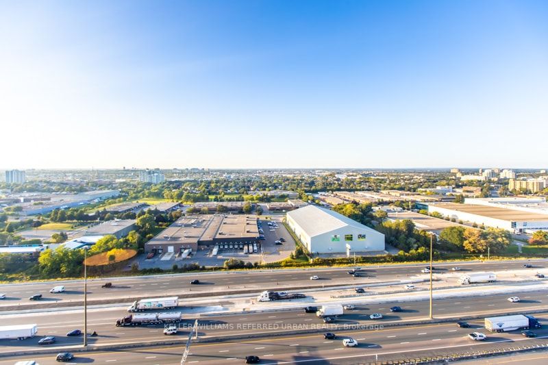 38 Lee Centre Drive N, #2602