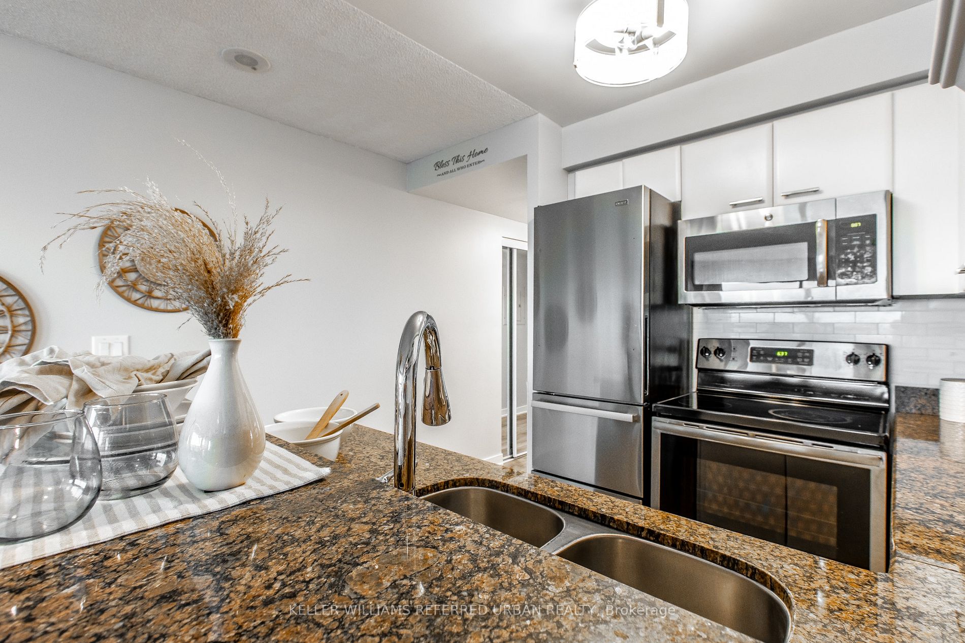 38 Lee Centre Drive N, #2602
