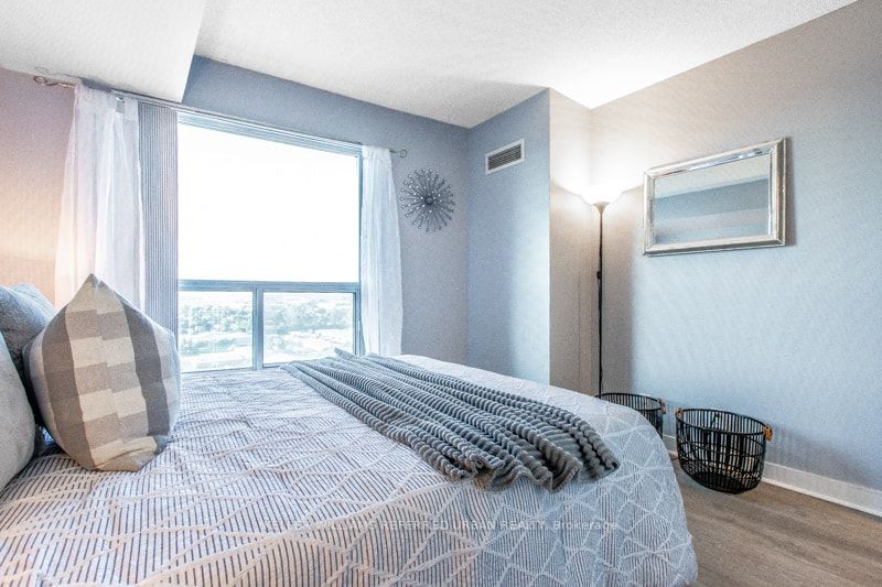 38 Lee Centre Drive N, #2602