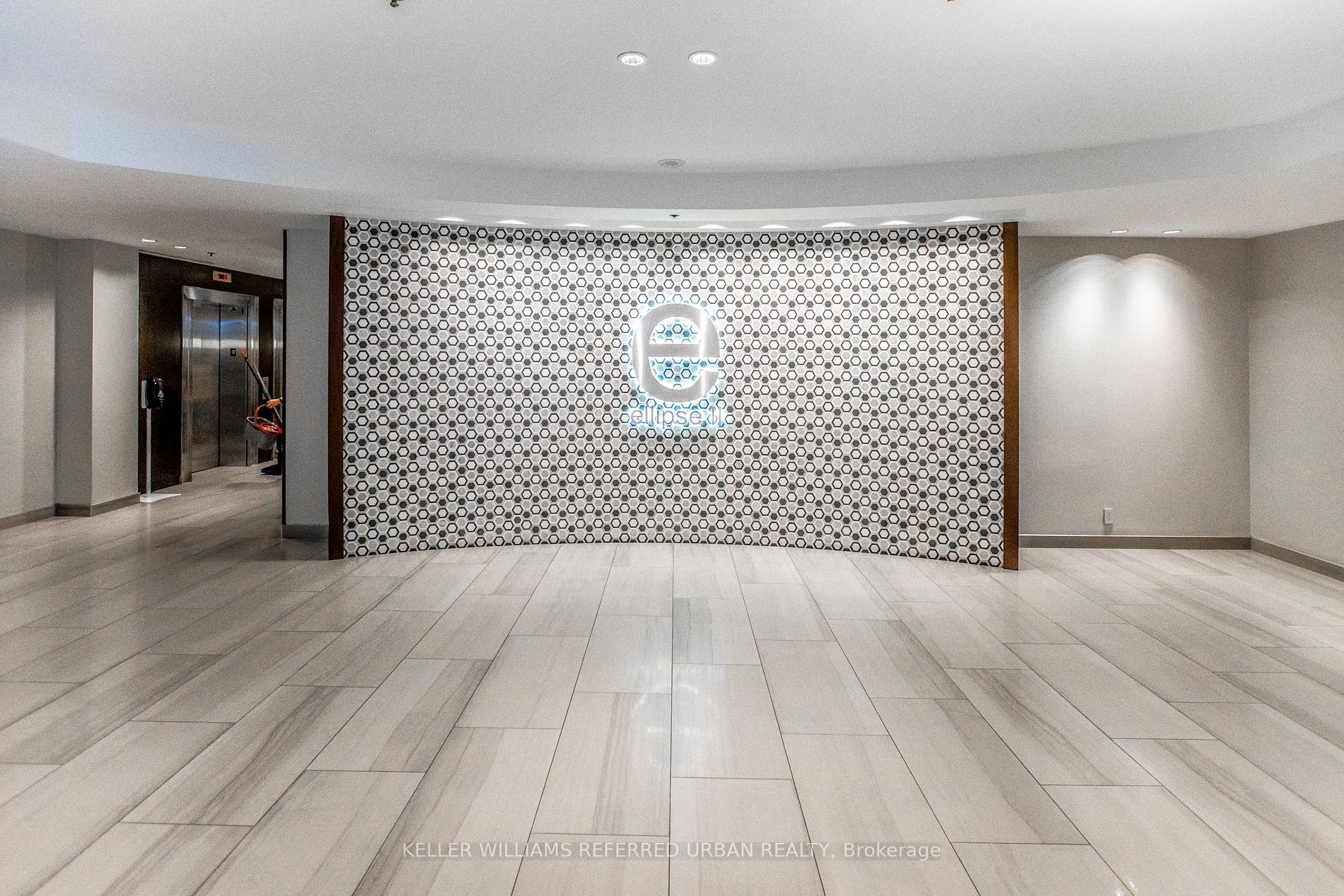 38 Lee Centre Drive N, #2602