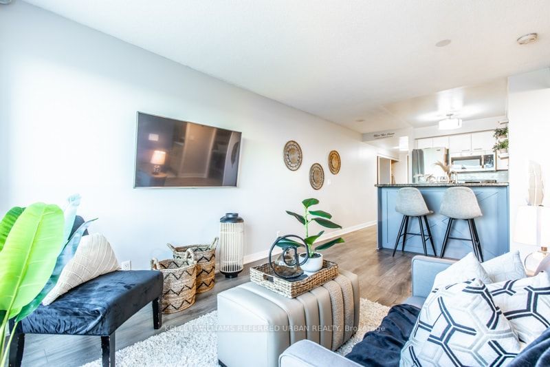 38 Lee Centre Drive N, #2602