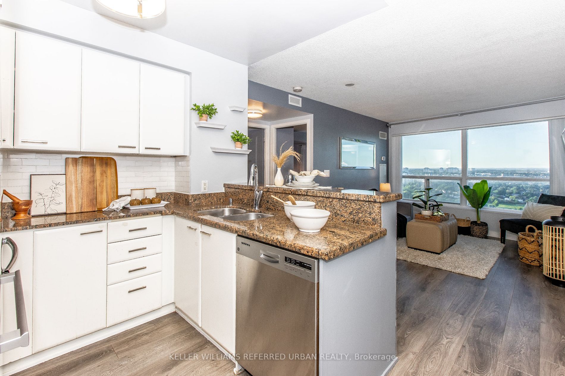 38 Lee Centre Drive N, #2602