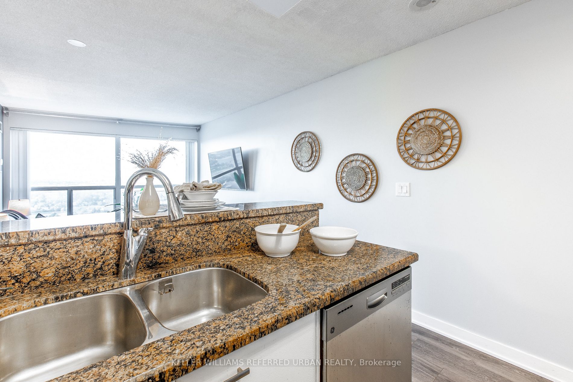 38 Lee Centre Drive N, #2602