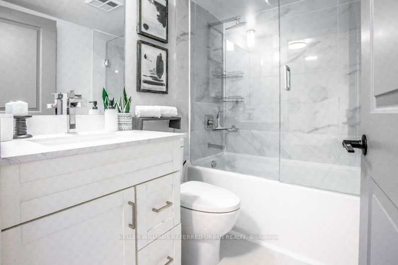 38 Lee Centre Drive N, #2602