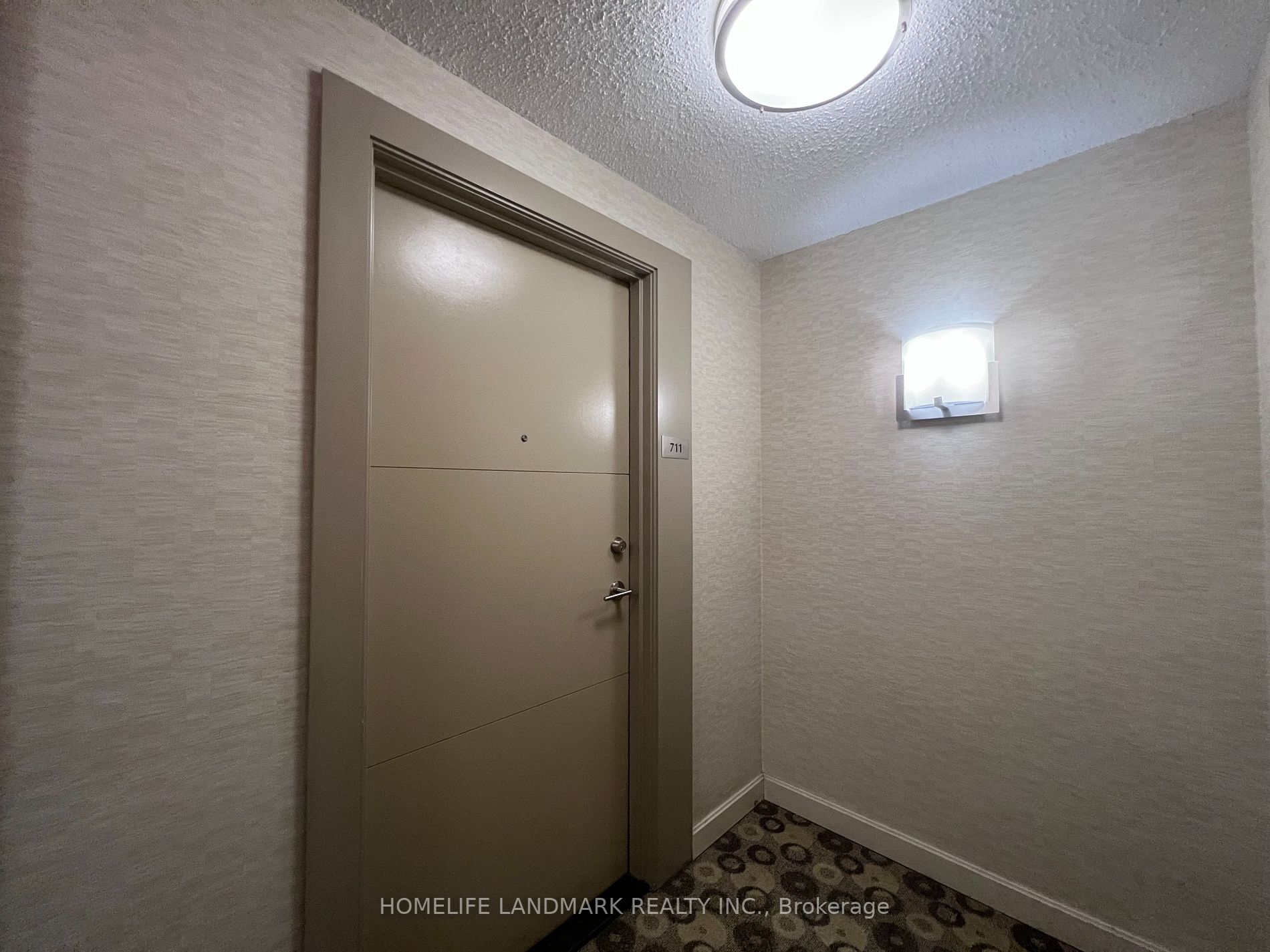 50 Town Centre Crt, #711