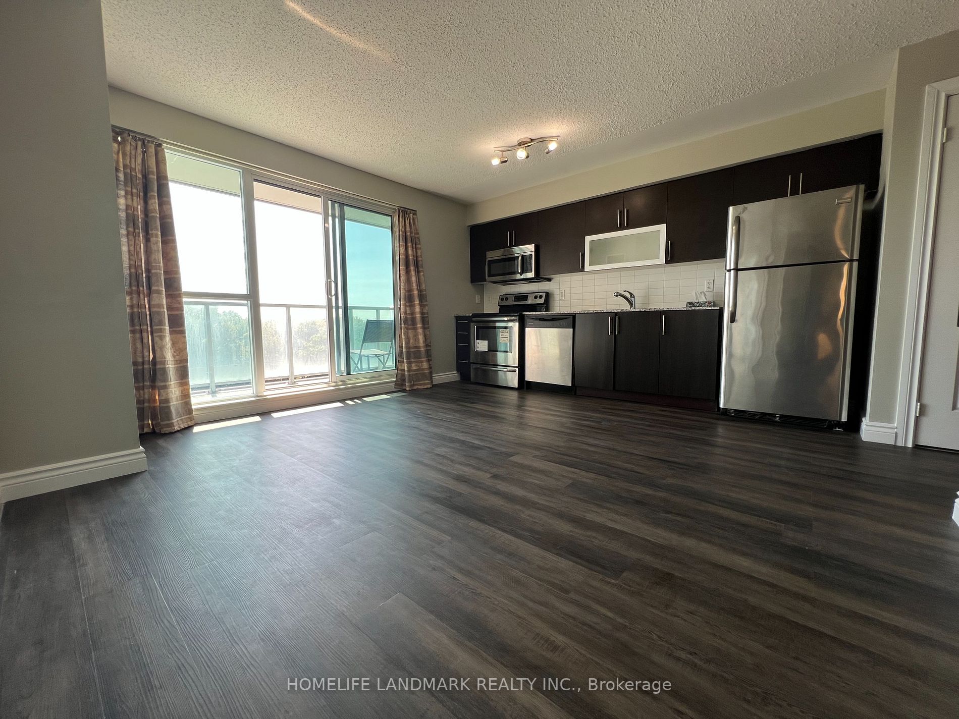 50 Town Centre Crt, #711