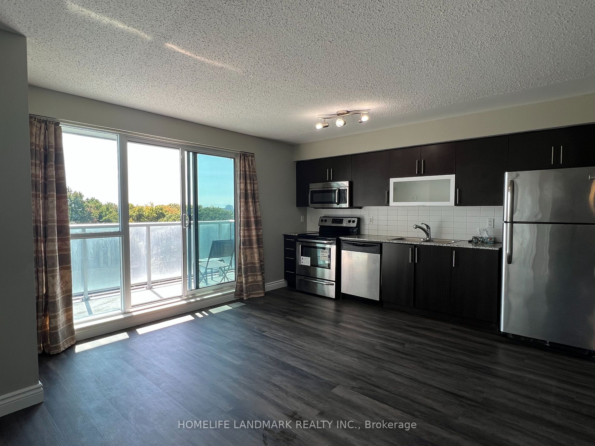 50 Town Centre Crt, #711