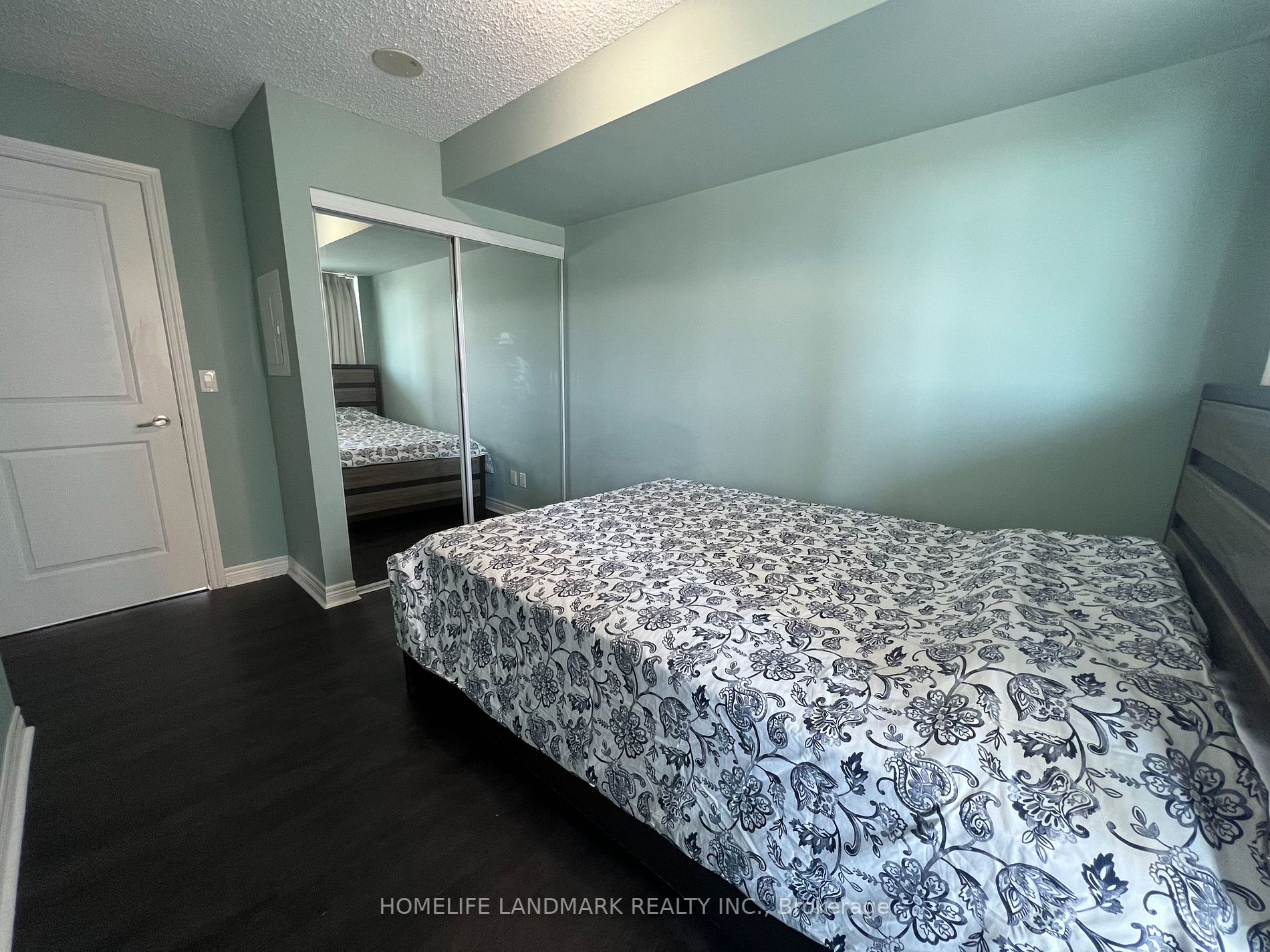 50 Town Centre Crt, #711