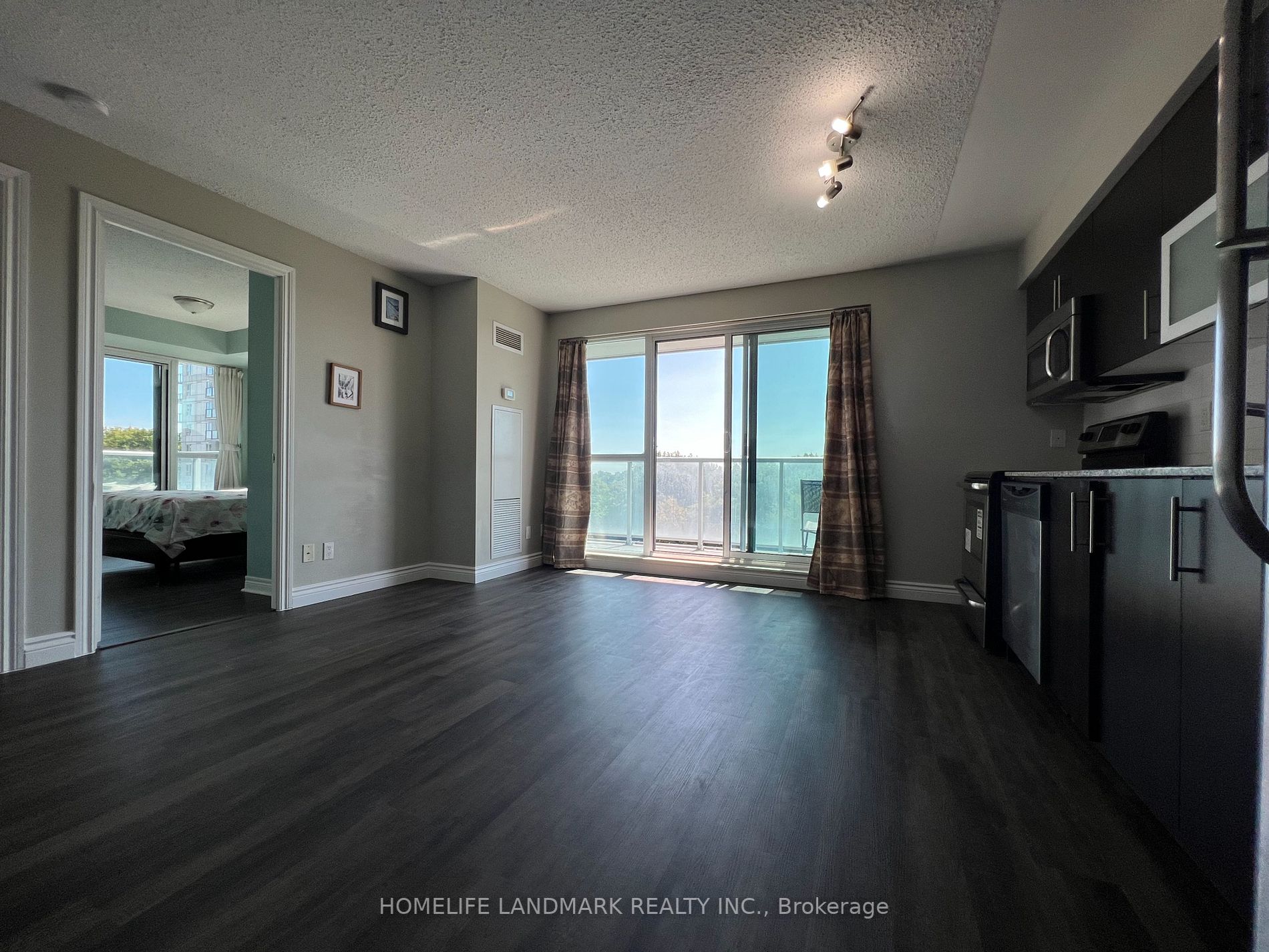 50 Town Centre Crt, #711